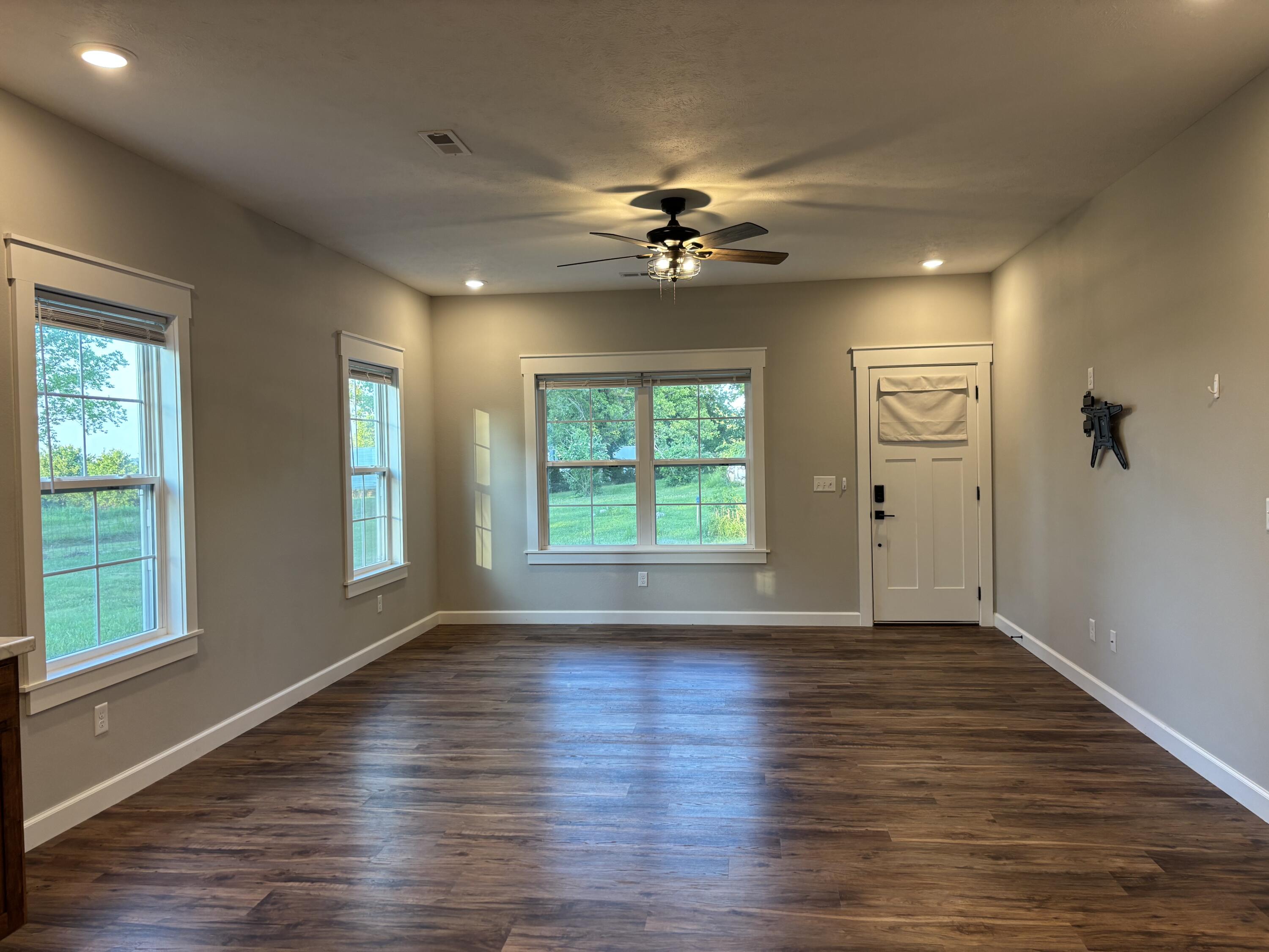 1365 North Coyote Lane Property Photo 3