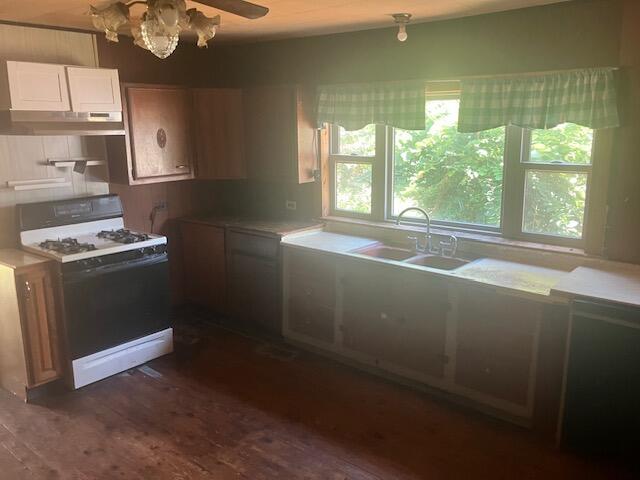 201 North Elm Street Property Photo 6