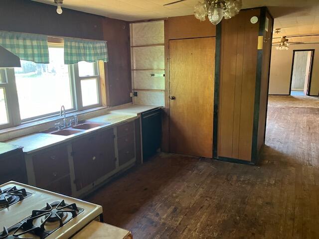 201 North Elm Street Property Photo 7