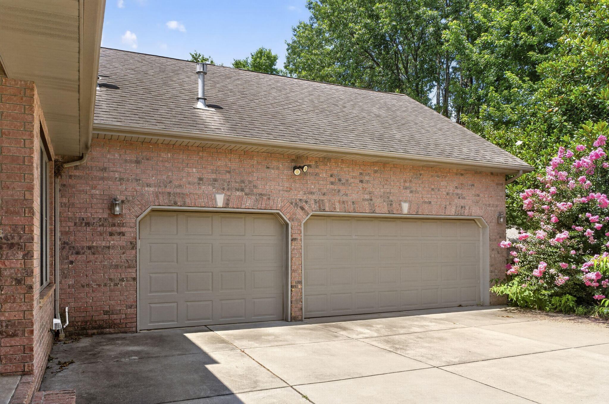 2411 West Dearborn Street Property Photo 6