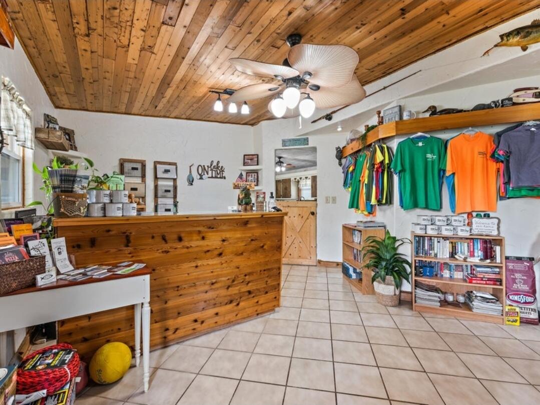 33 Lakeshore Drive Property Photo 5