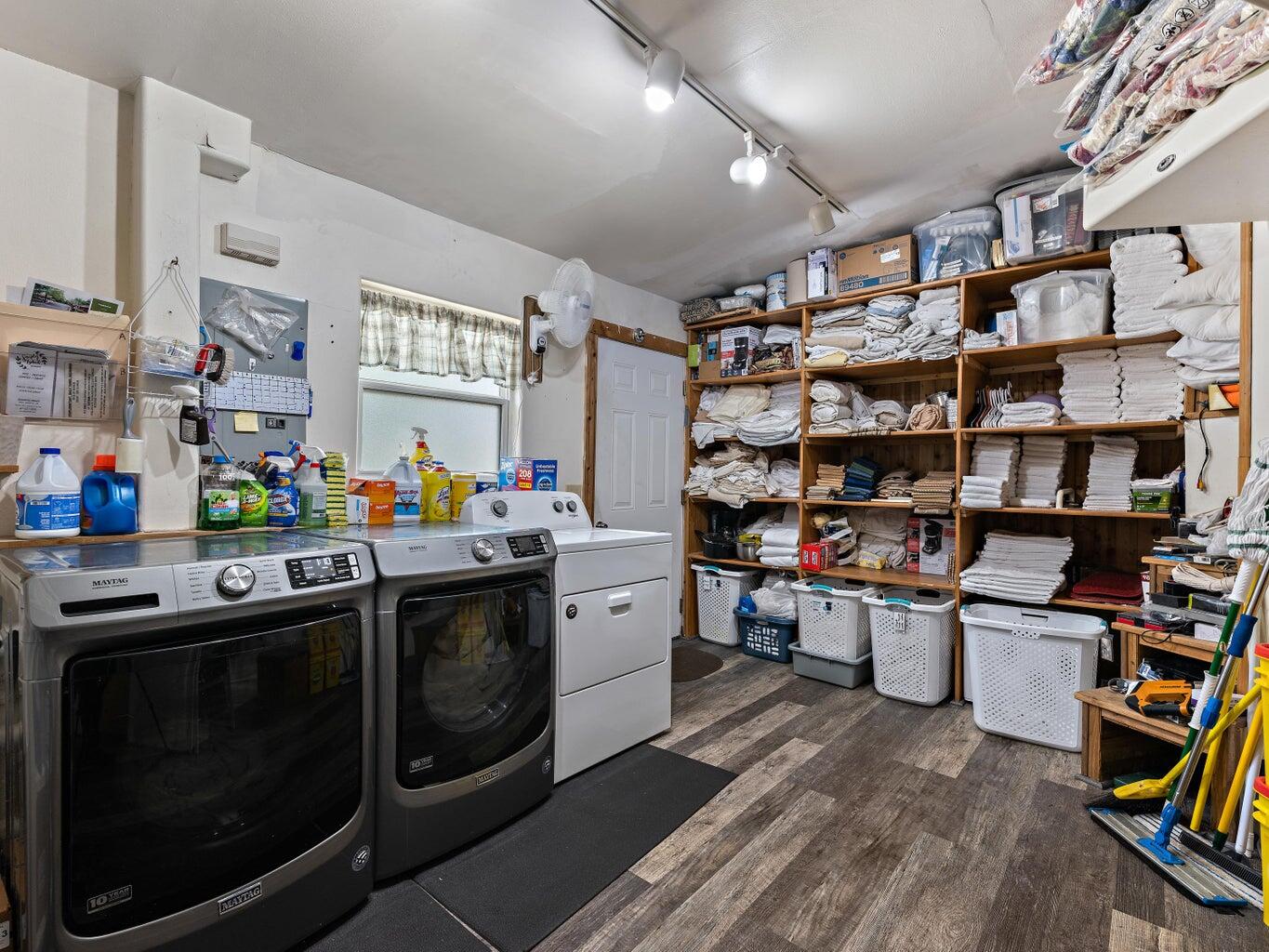 33 Lakeshore Drive Property Photo 8