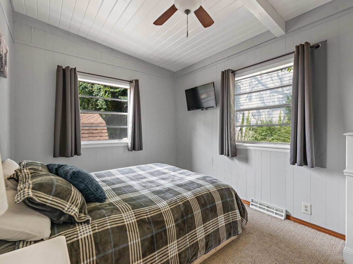 33 Lakeshore Drive Property Photo 15