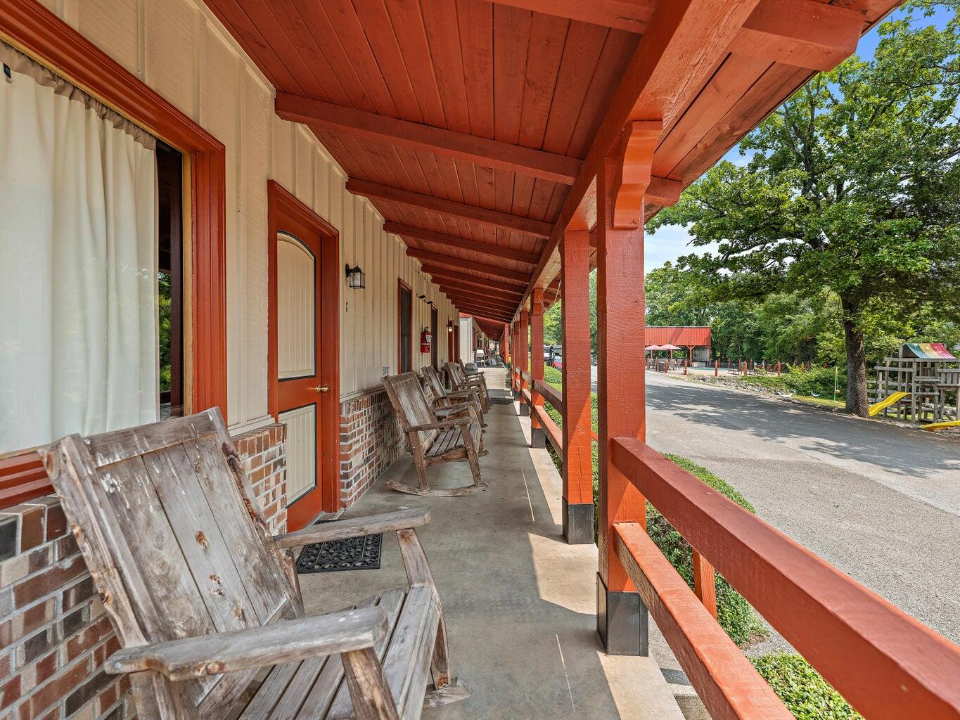 33 Lakeshore Drive Property Photo 26