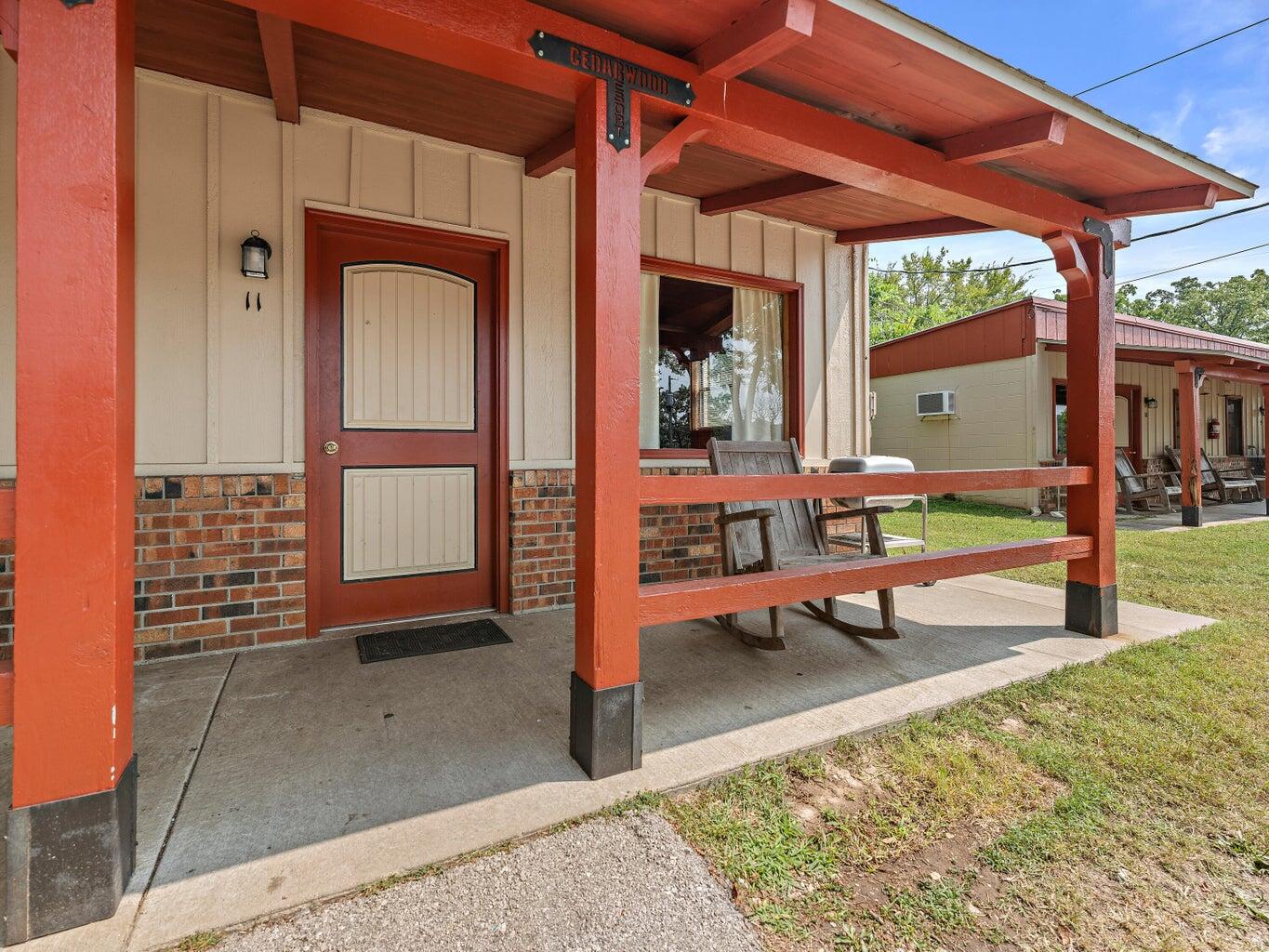 33 Lakeshore Drive Property Photo 32