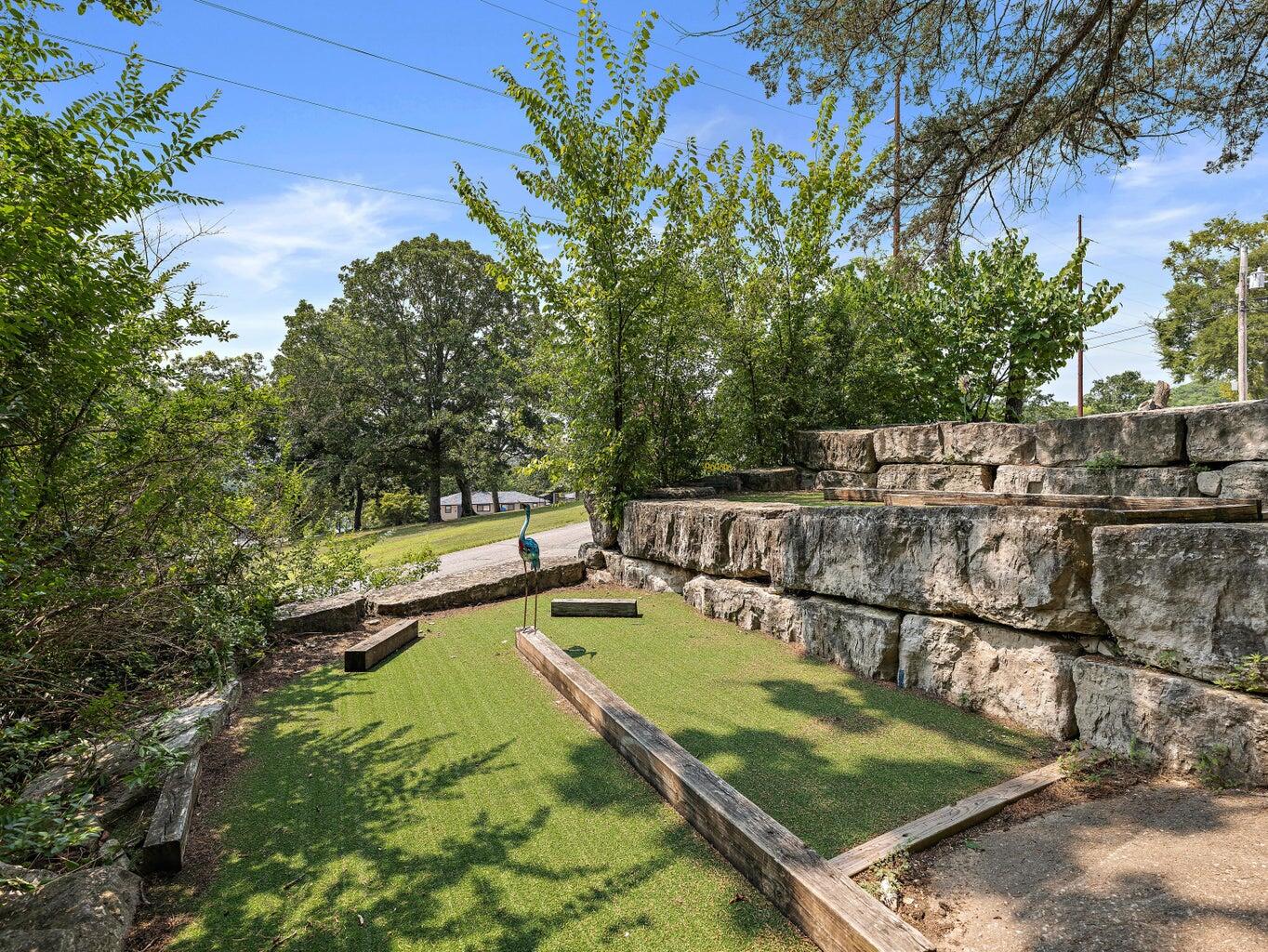 33 Lakeshore Drive Property Photo 40