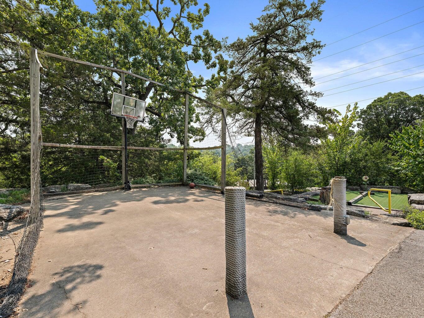 33 Lakeshore Drive Property Photo 41
