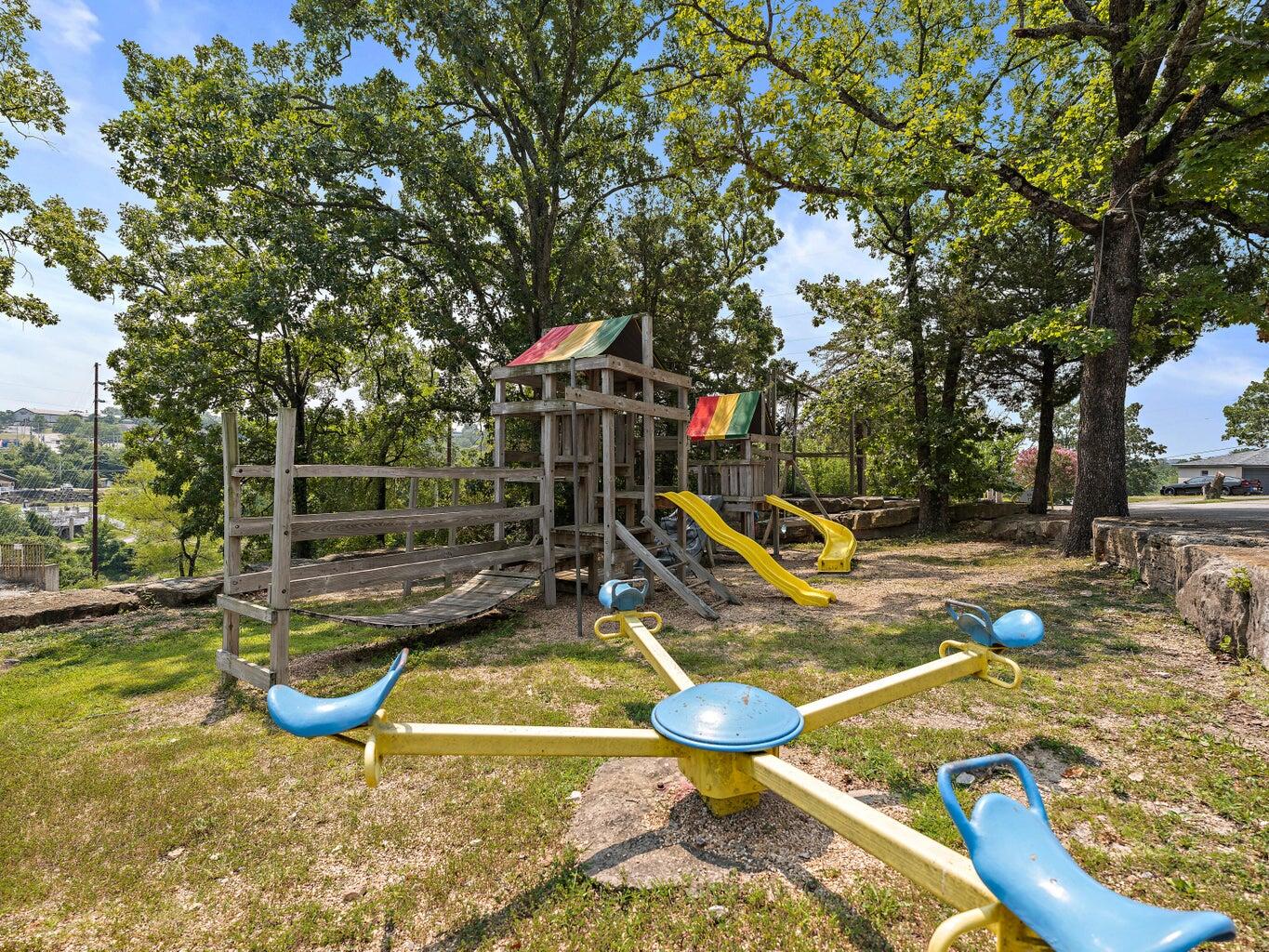 33 Lakeshore Drive Property Photo 42