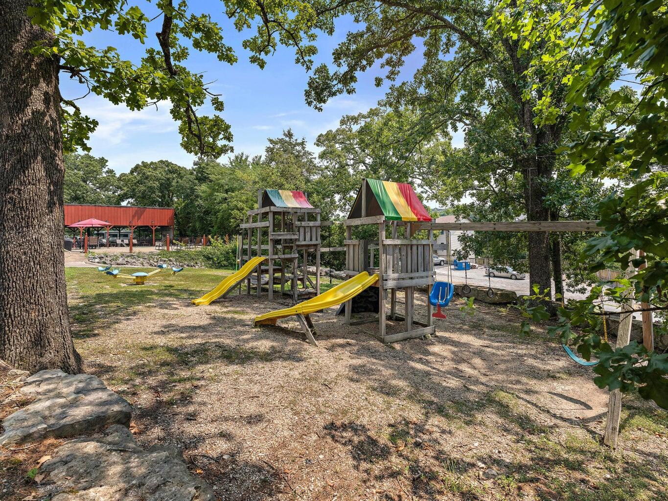 33 Lakeshore Drive Property Photo 43