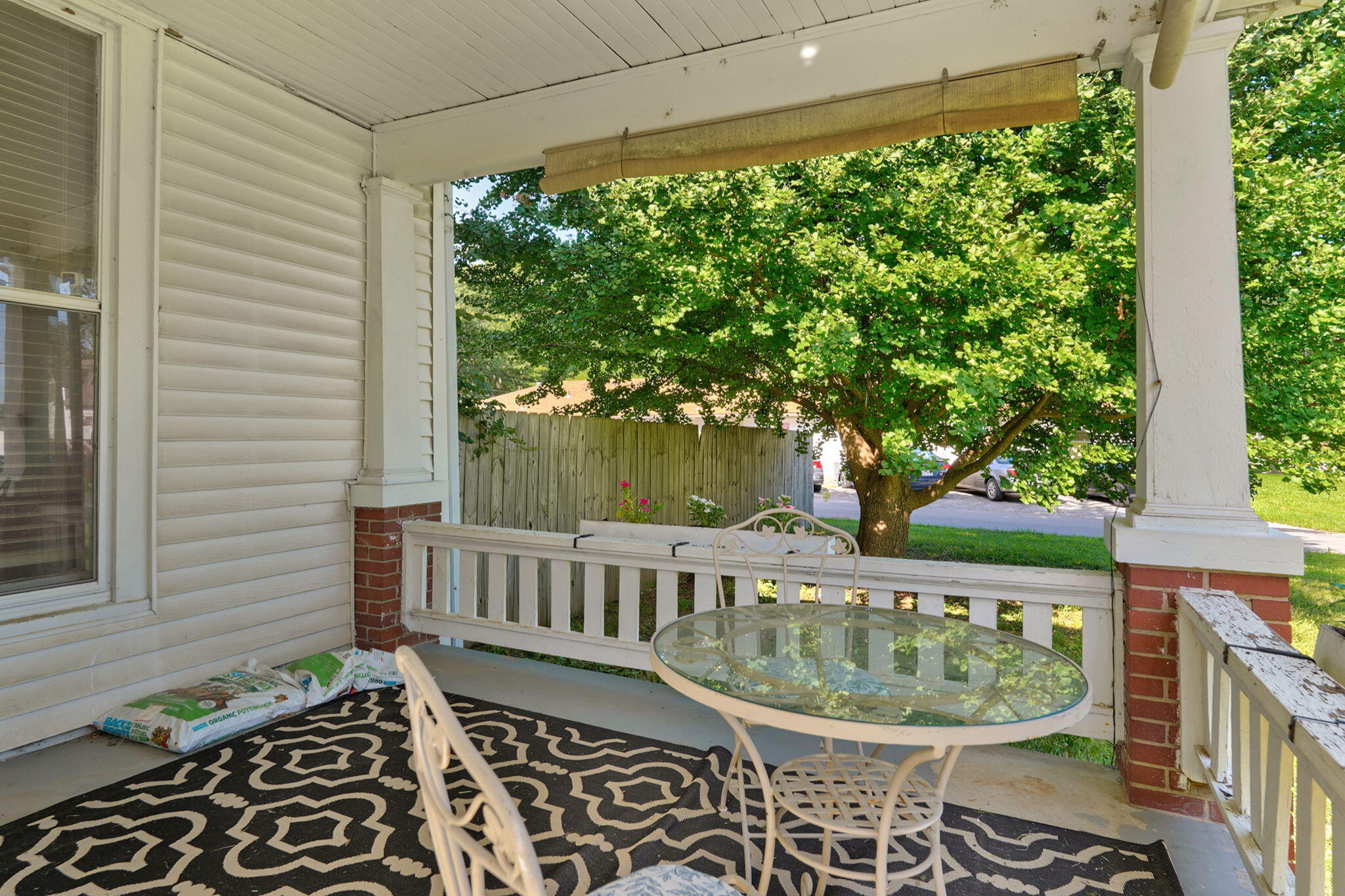 925 West Walnut Street Property Photo 5