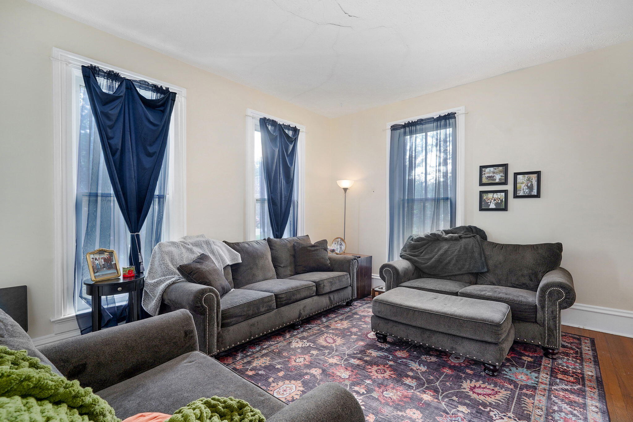925 West Walnut Street Property Photo 12