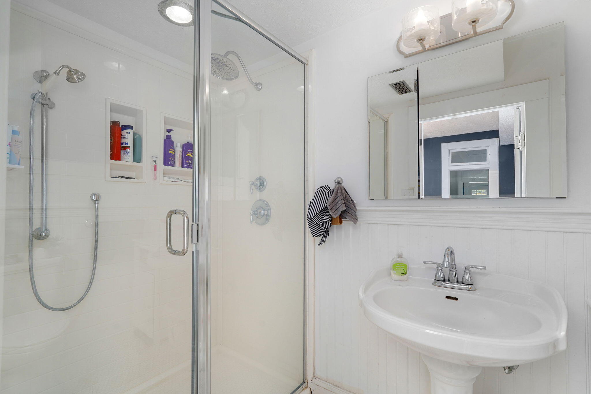 925 West Walnut Street Property Photo 16