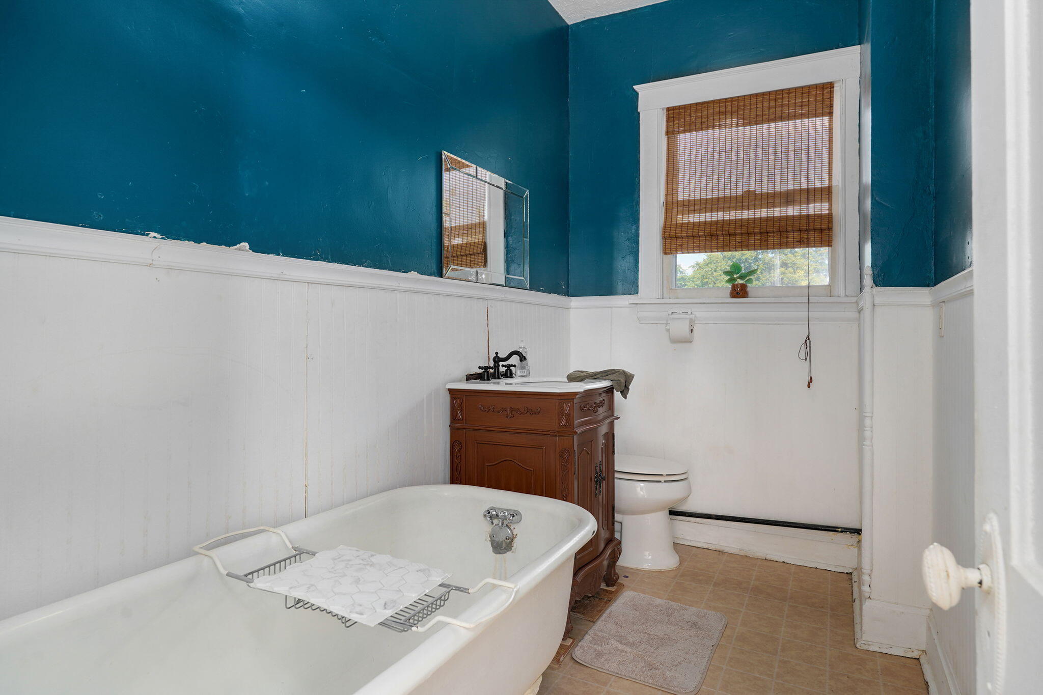 925 West Walnut Street Property Photo 28