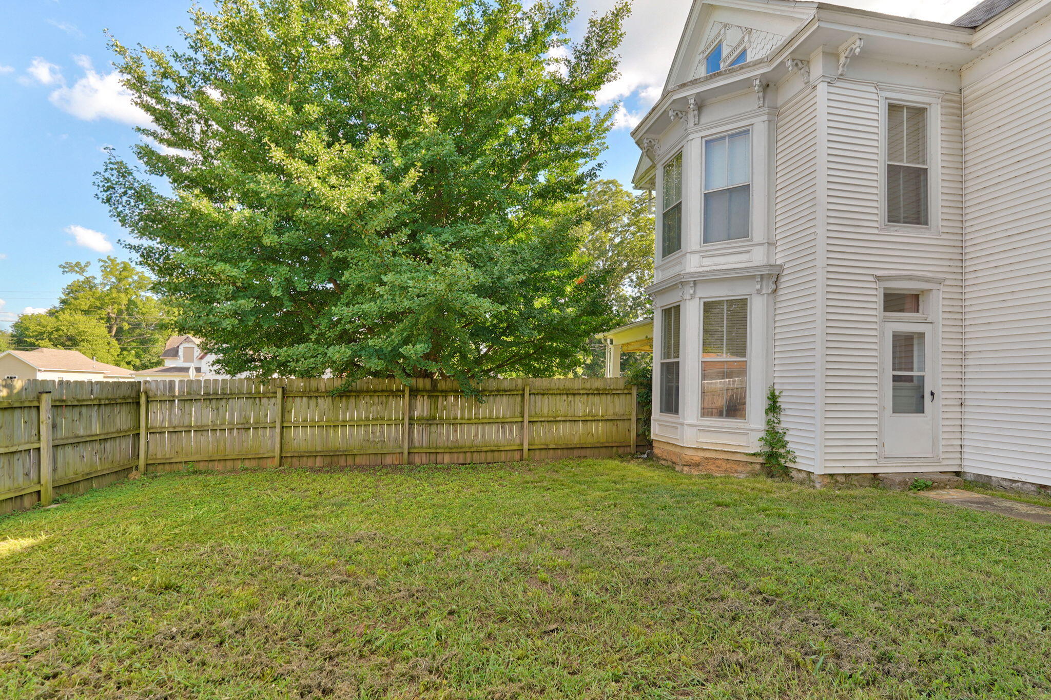 925 West Walnut Street Property Photo 34