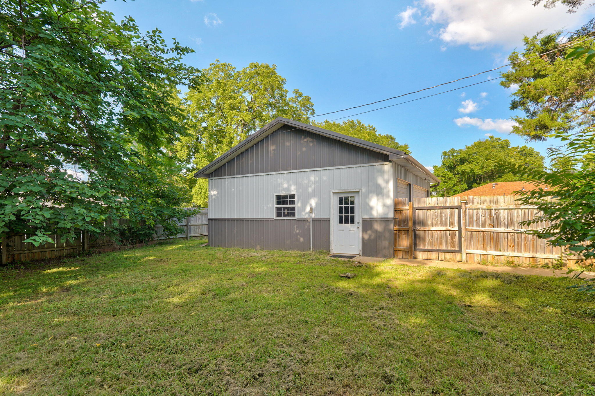 925 West Walnut Street Property Photo 39