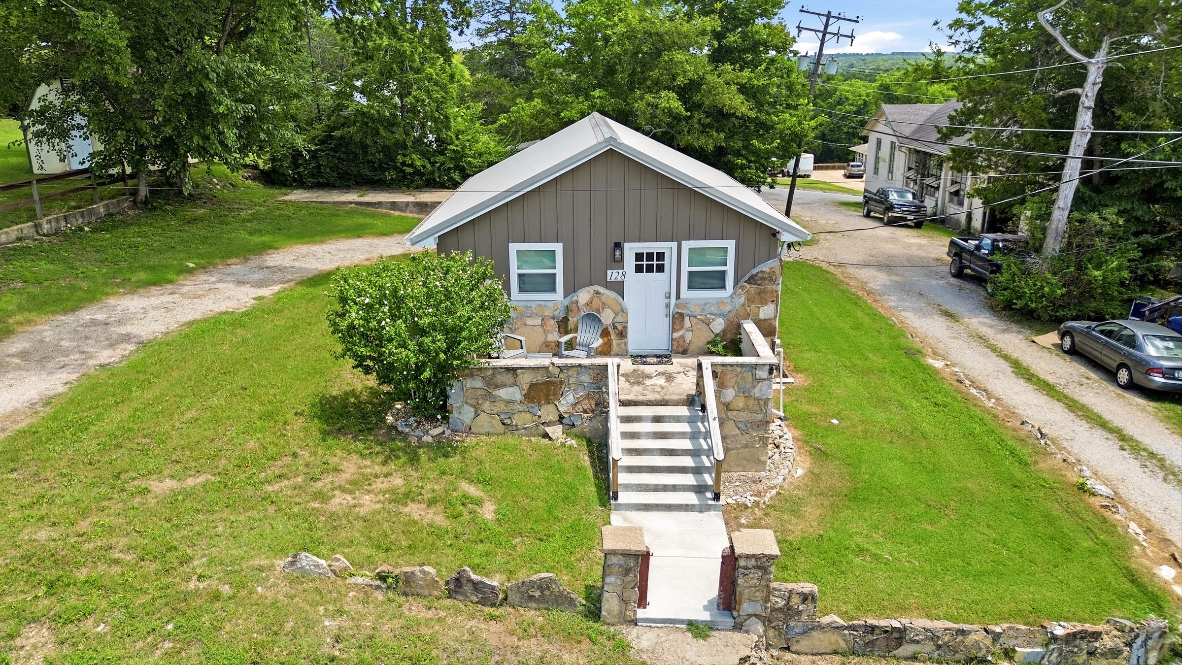 128 Lincoln Street Property Photo 3