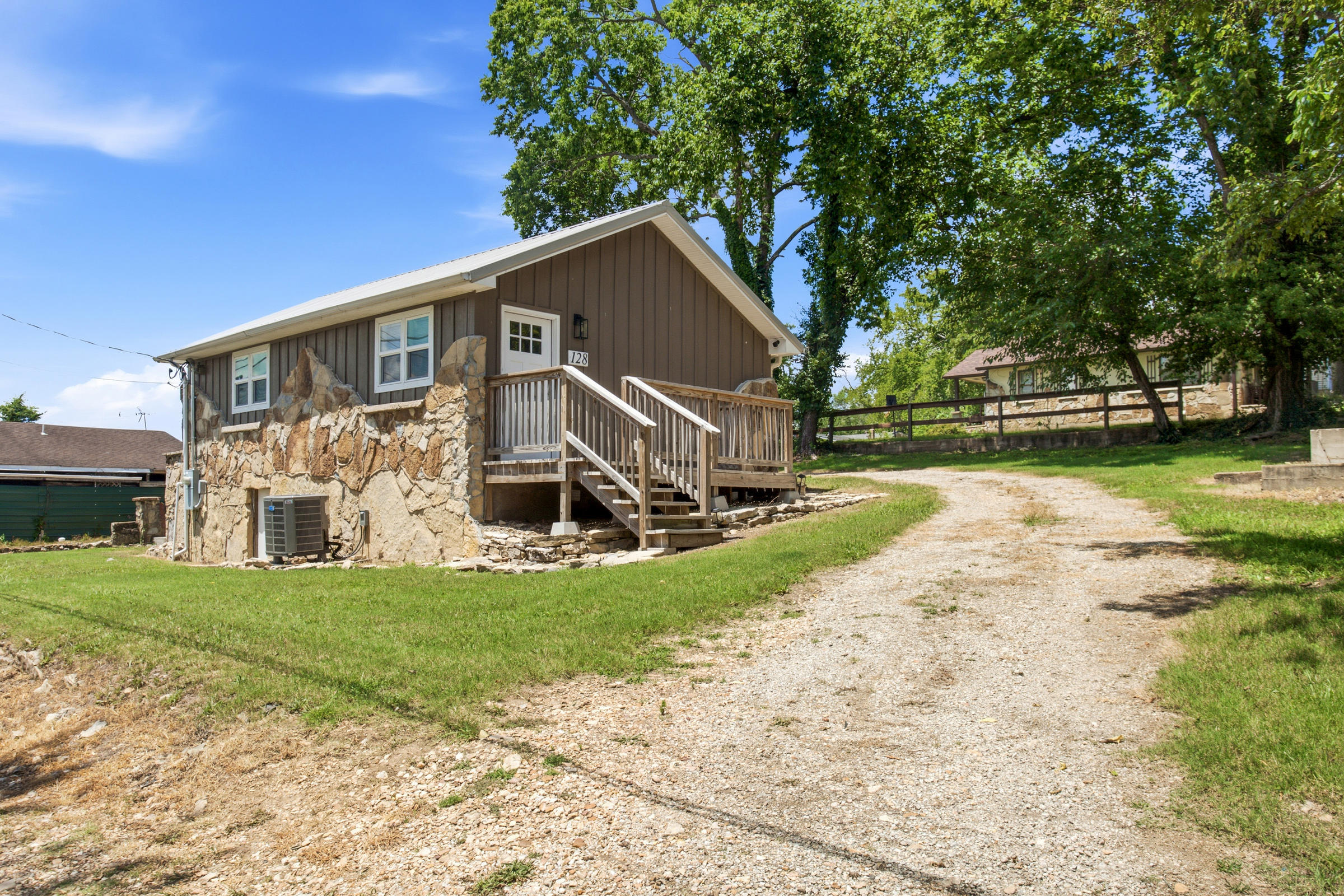 128 Lincoln Street Property Photo 22