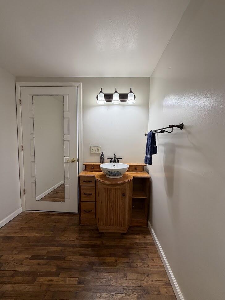 624 North Oakland Avenue Property Photo 37