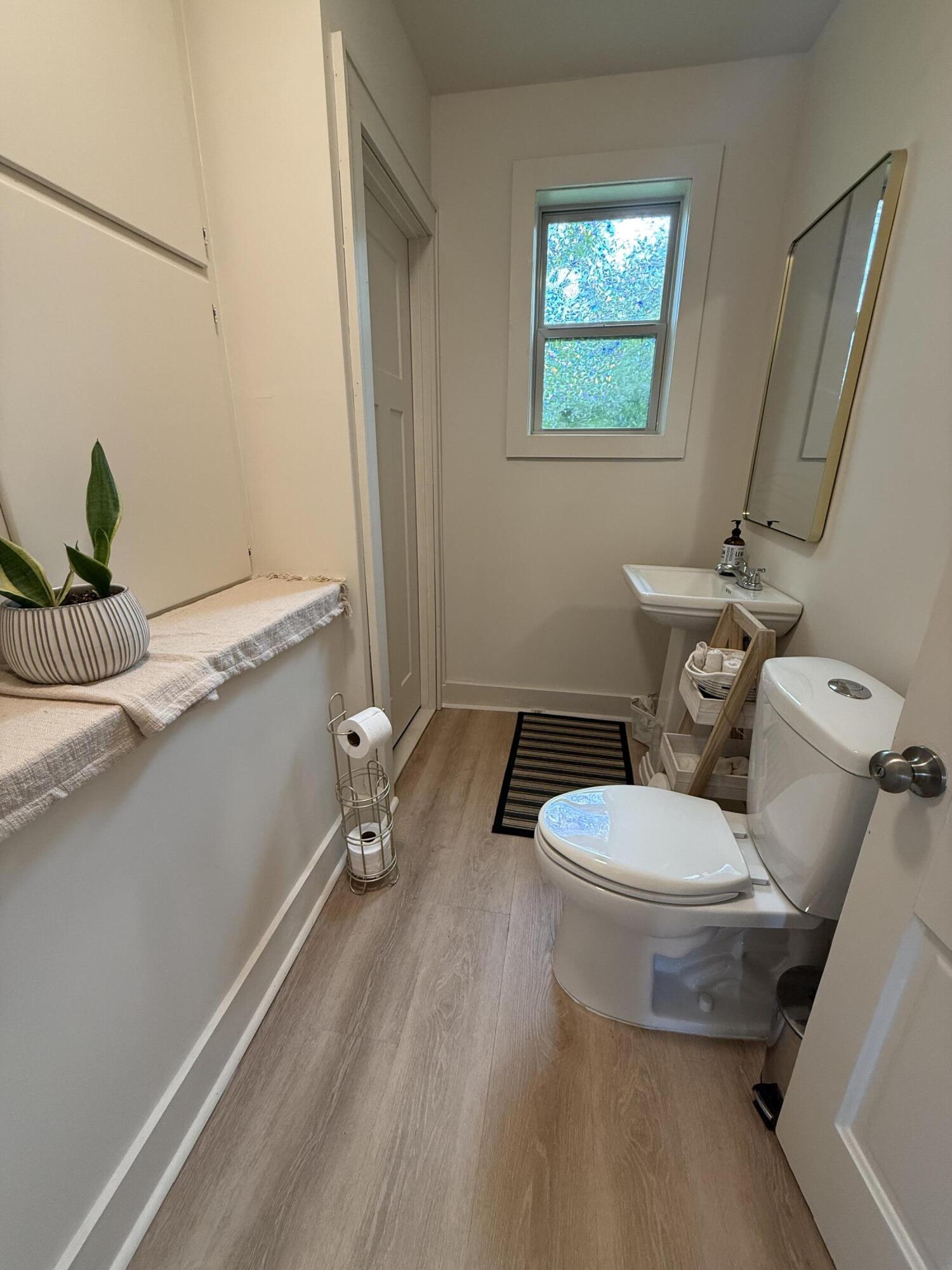 2117 South Stewart Avenue Property Photo 8