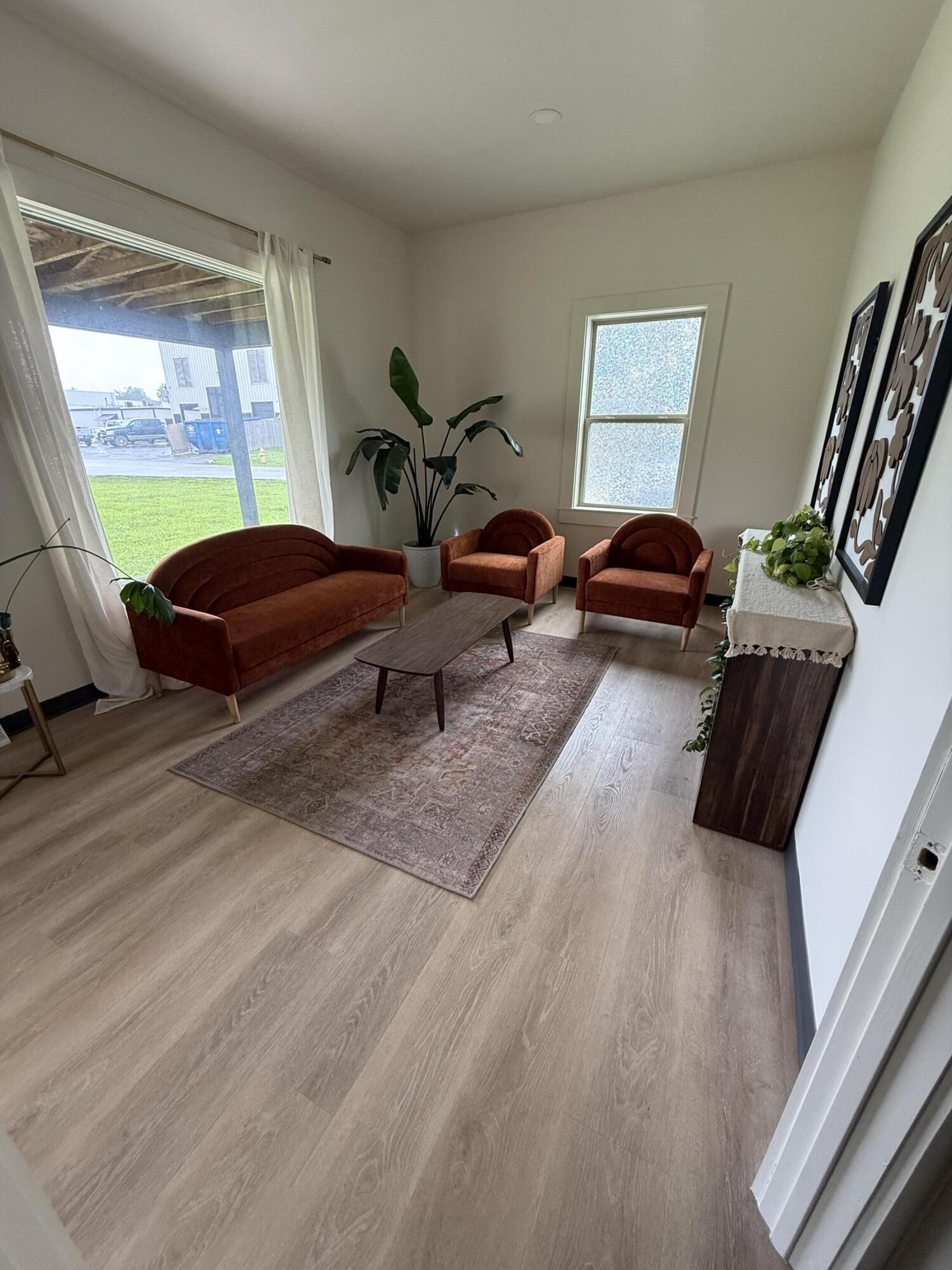 2117 South Stewart Avenue Property Photo 19