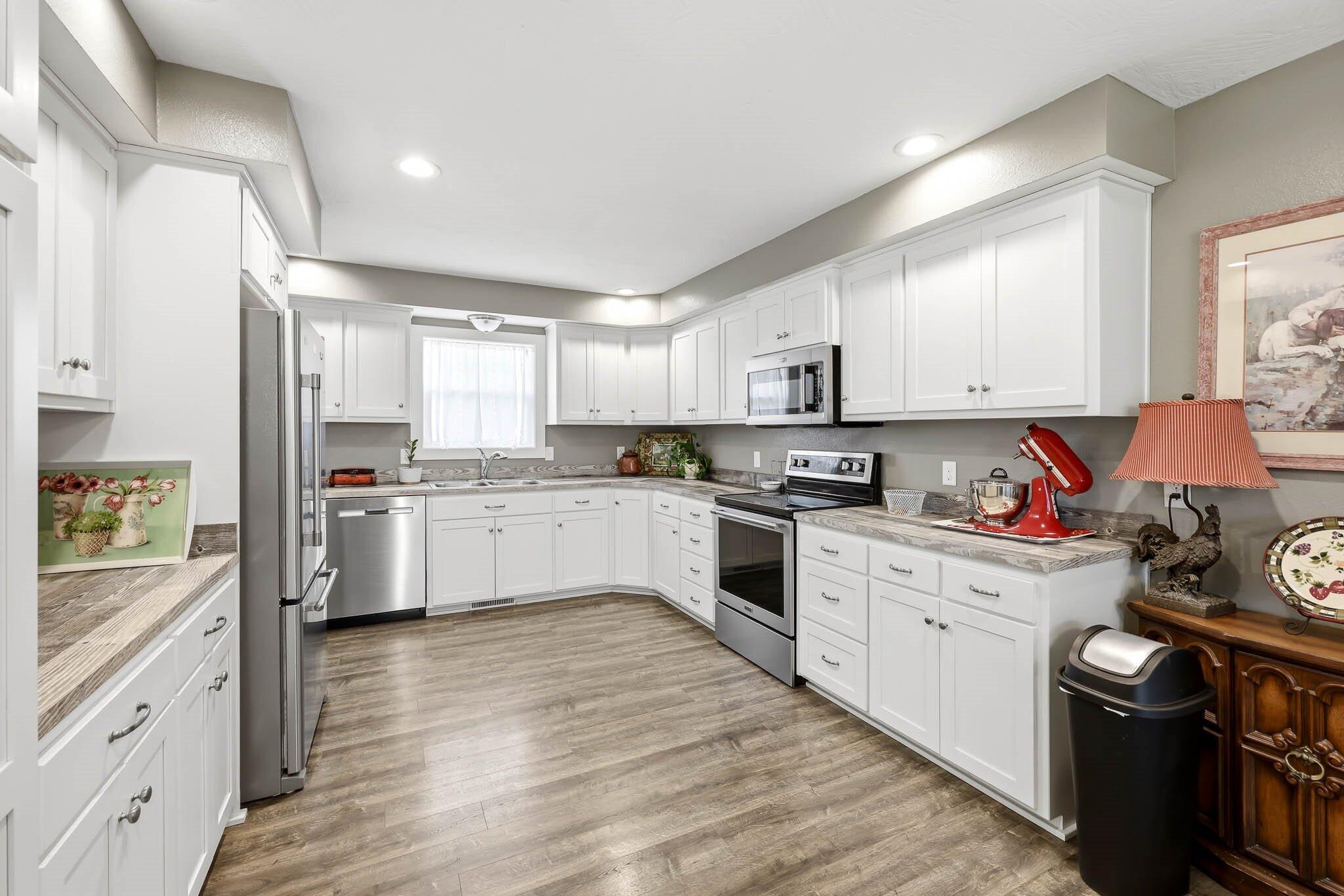 150 Lace Bark Avenue Property Photo 12