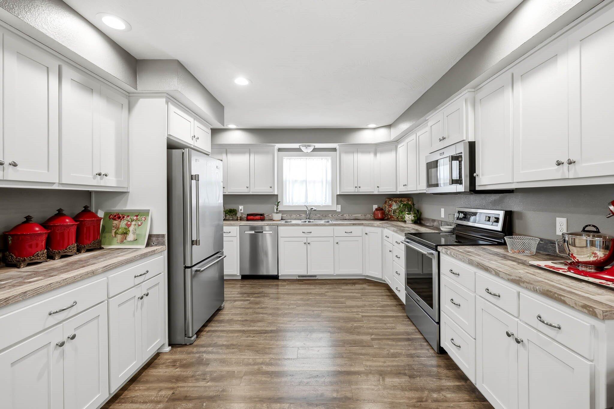 150 Lace Bark Avenue Property Photo 13
