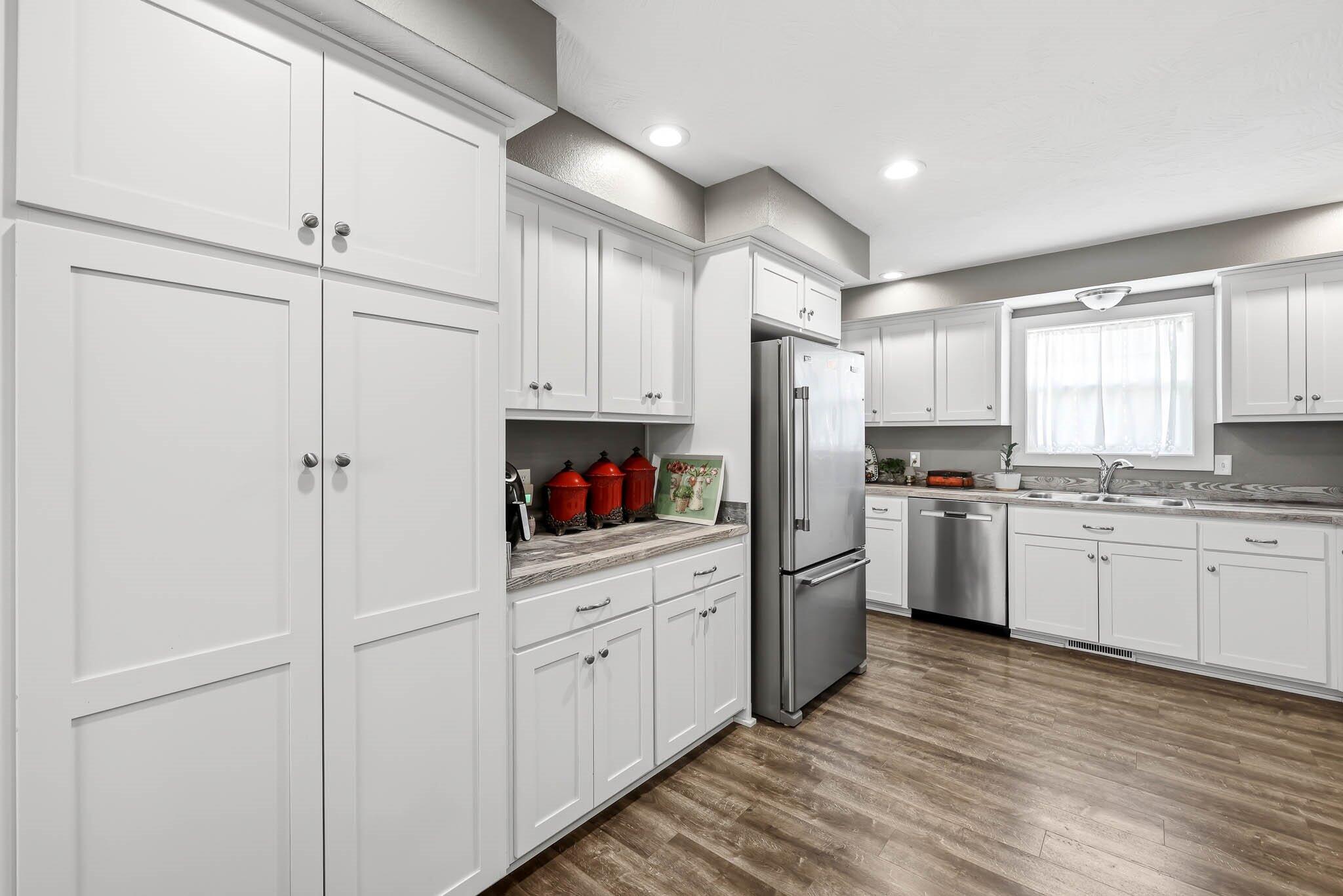 150 Lace Bark Avenue Property Photo 14