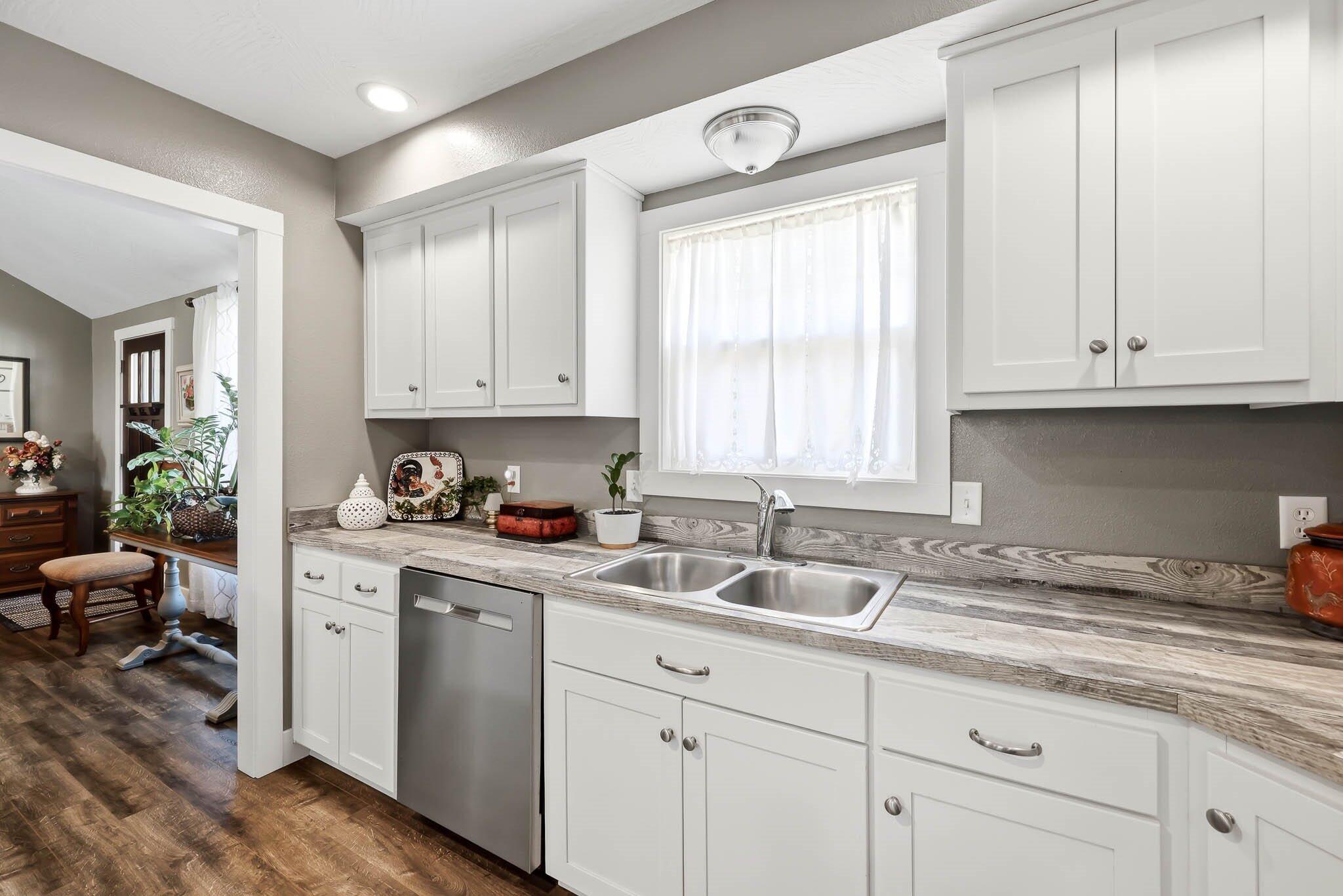150 Lace Bark Avenue Property Photo 15