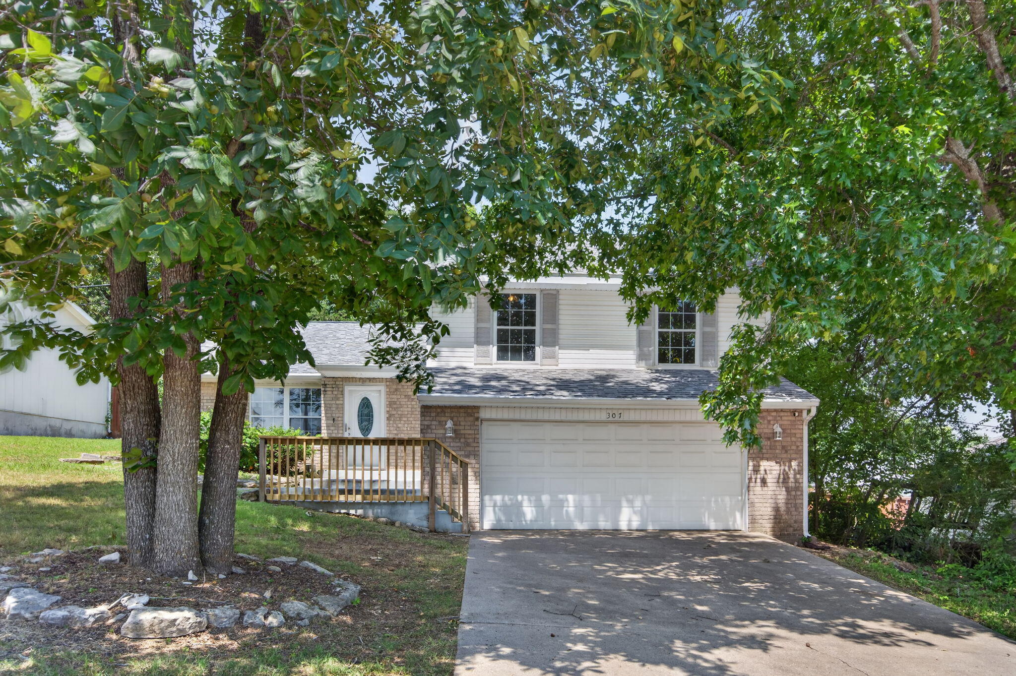 307 Spring Meadow Parkway Property Photo 2