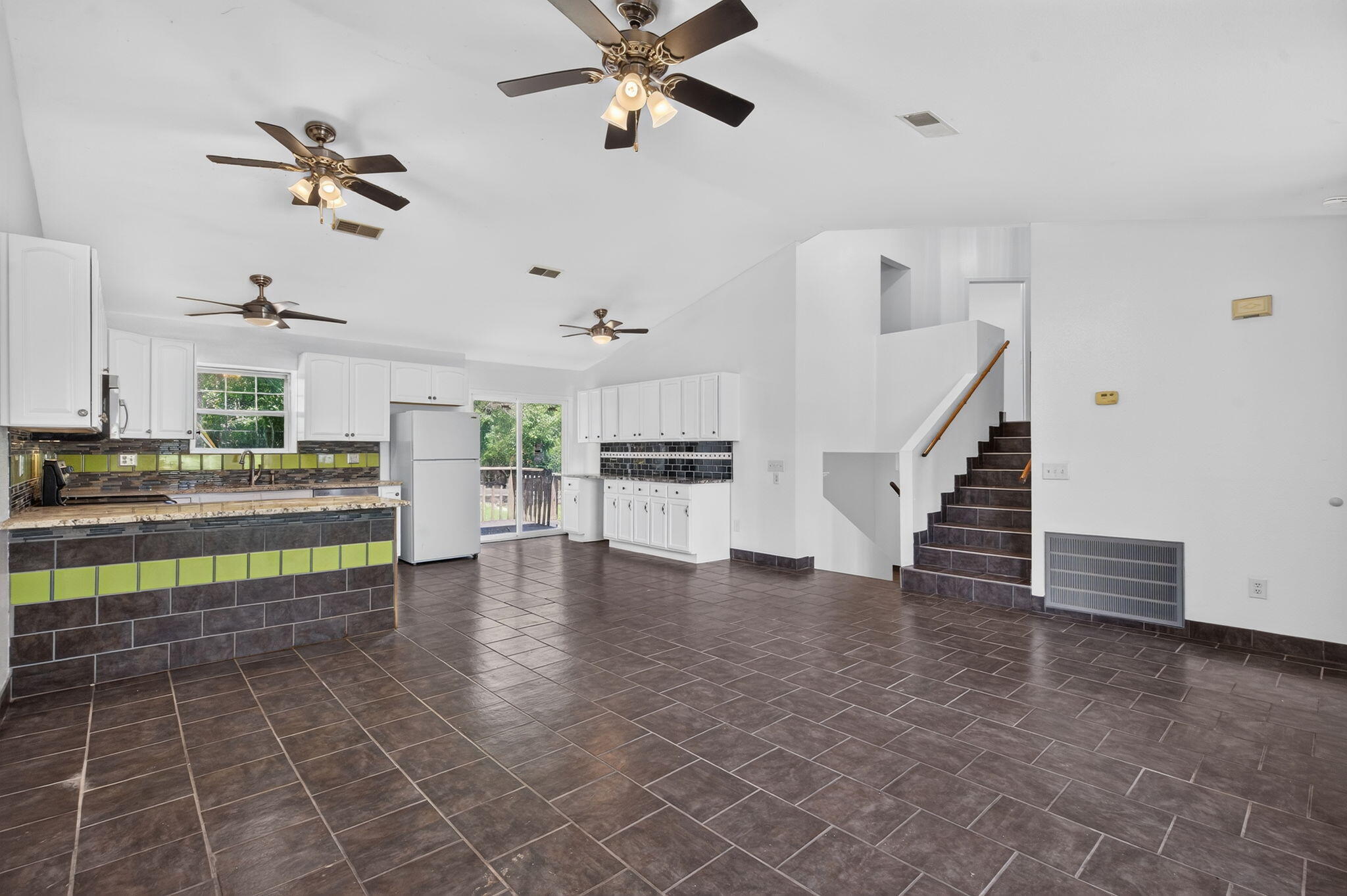 307 Spring Meadow Parkway Property Photo 6