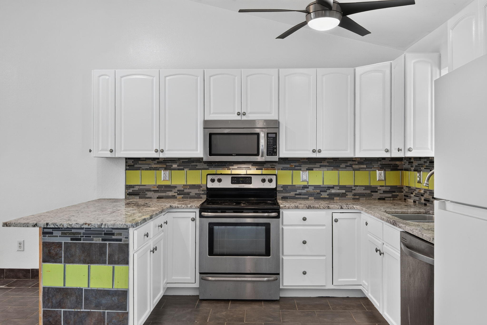 307 Spring Meadow Parkway Property Photo 8