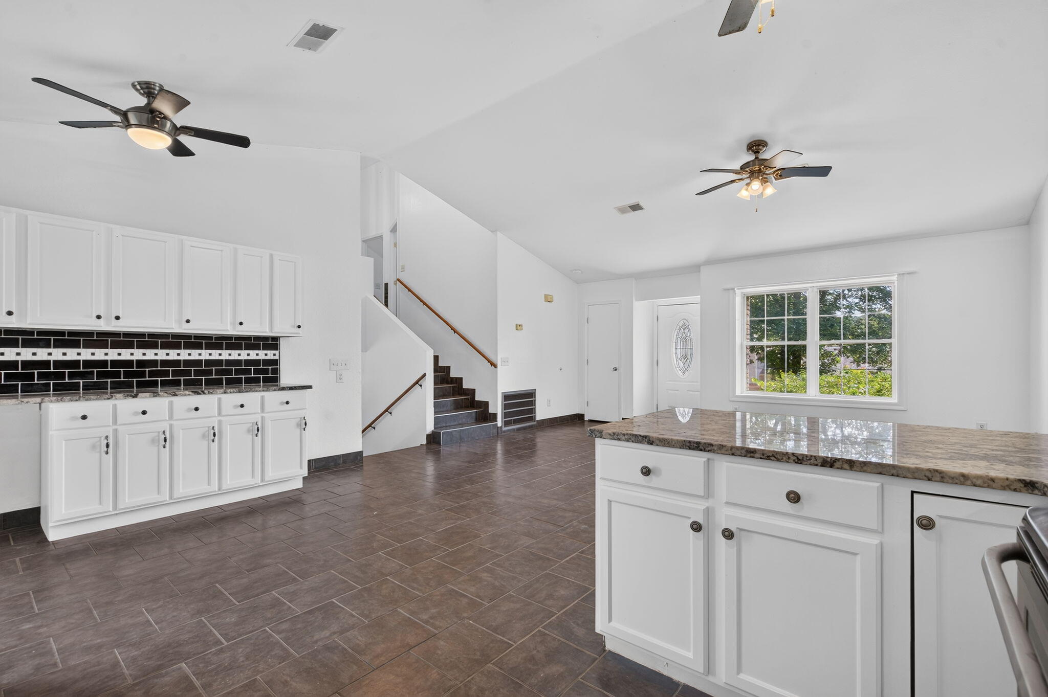 307 Spring Meadow Parkway Property Photo 10