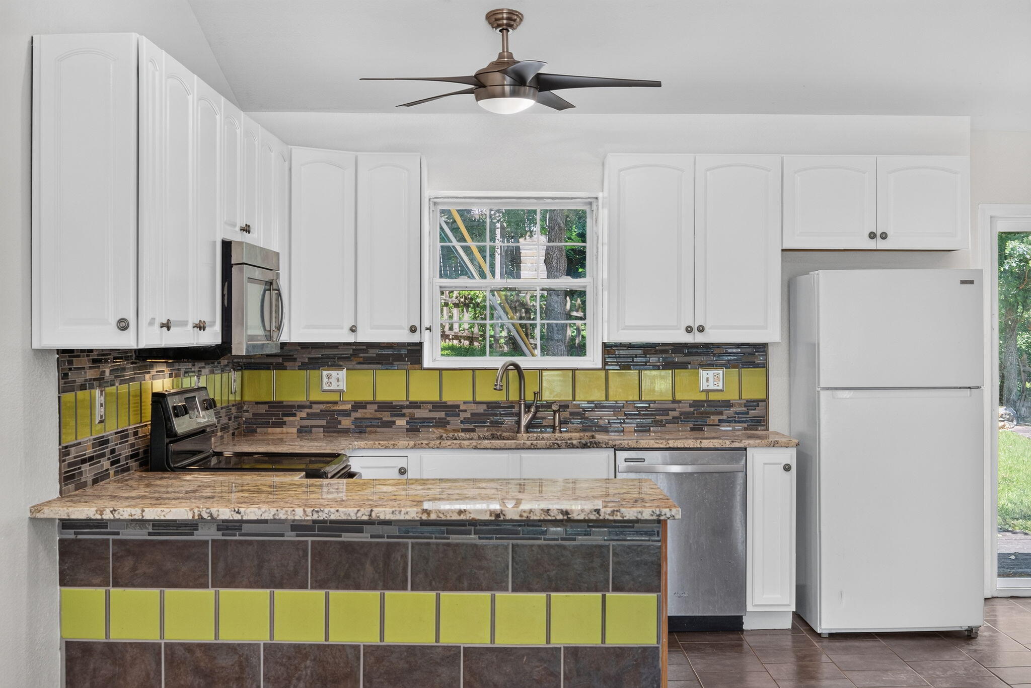 307 Spring Meadow Parkway Property Photo 10