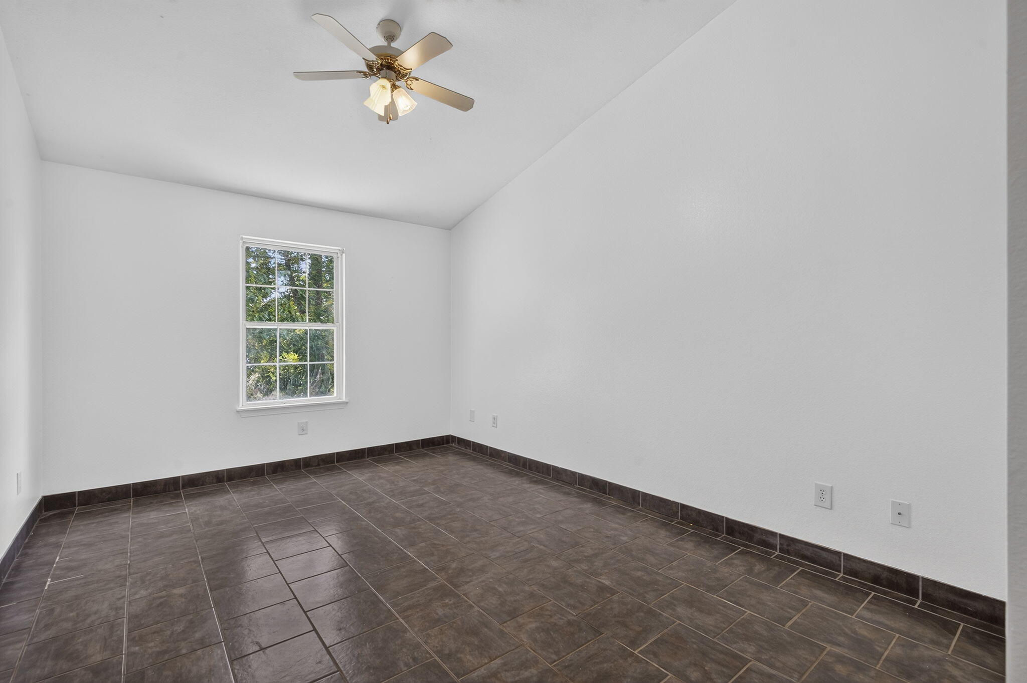 307 Spring Meadow Parkway Property Photo 13