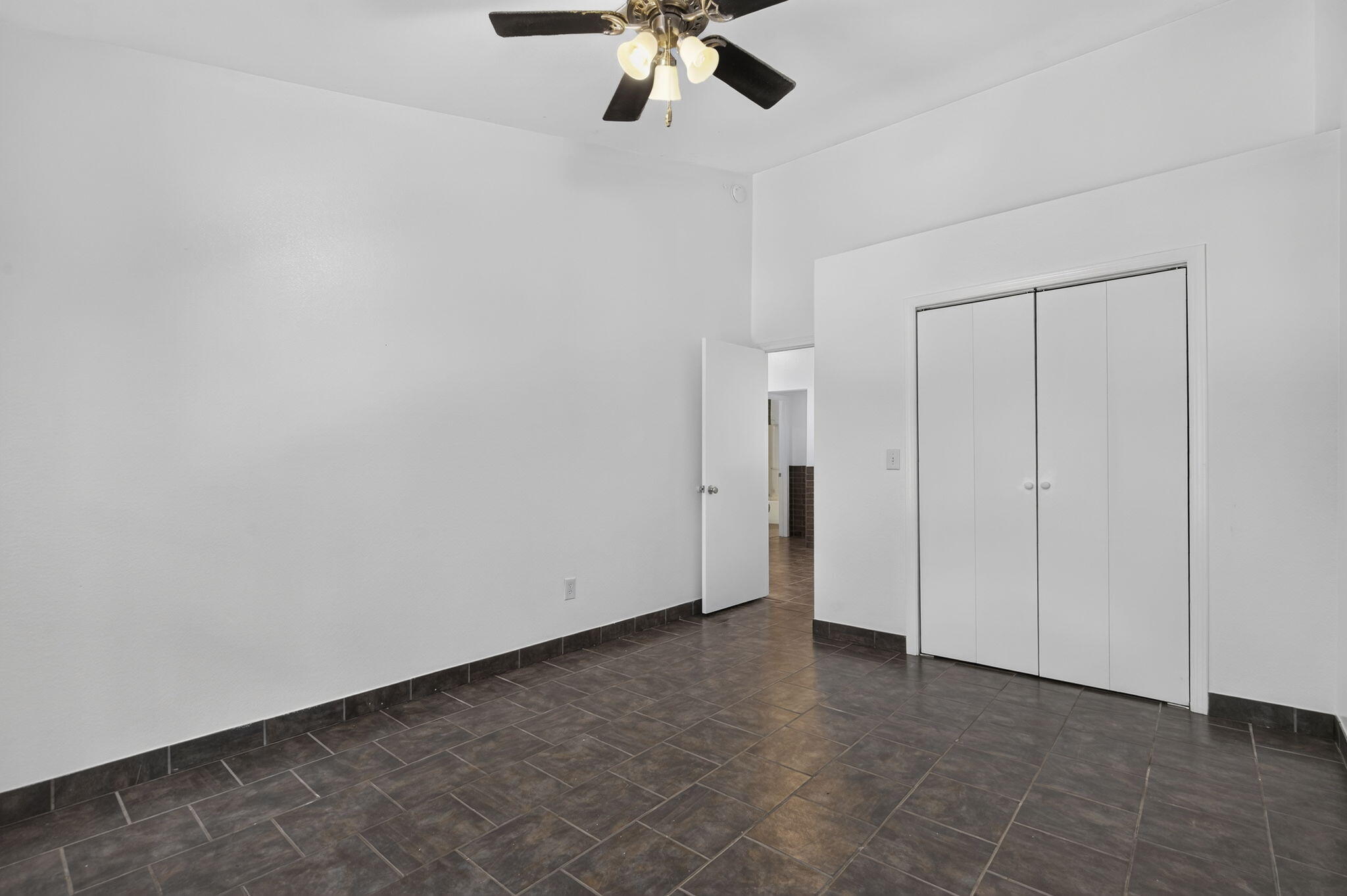 307 Spring Meadow Parkway Property Photo 15