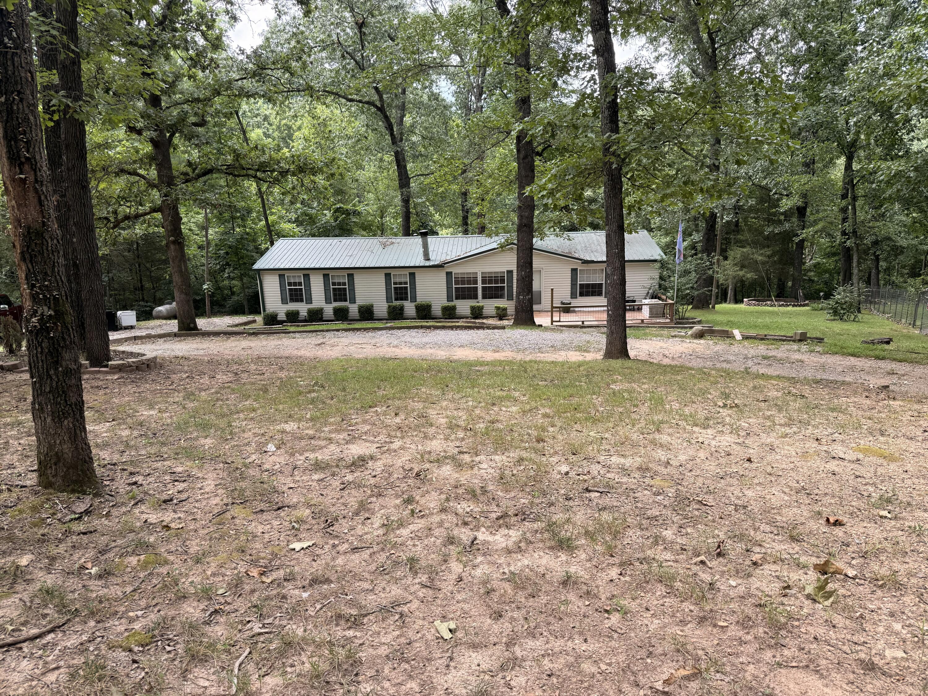943 Hickory Lane Property Photo 1