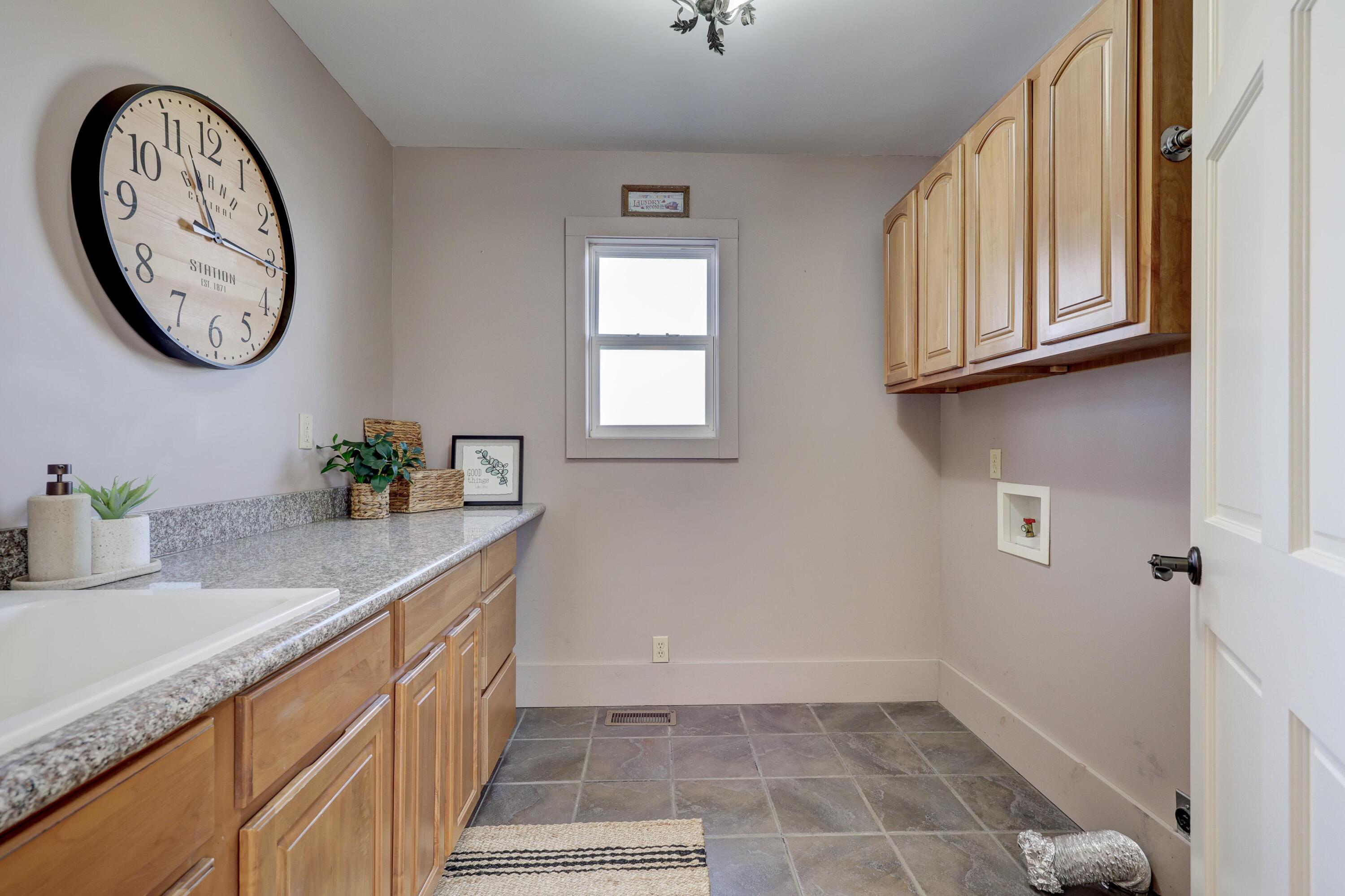 11158 State Highway 97 Property Photo 32