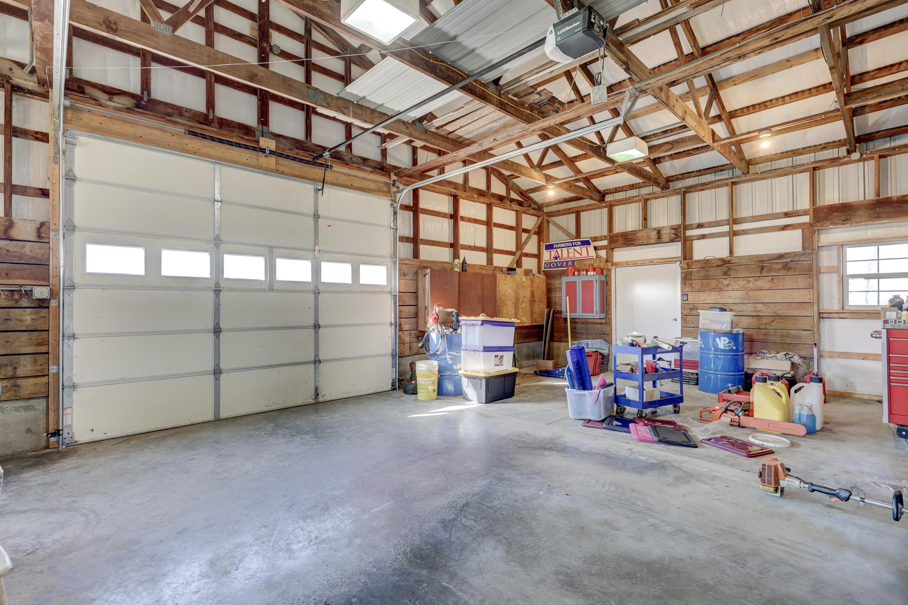 11158 State Highway 97 Property Photo 68