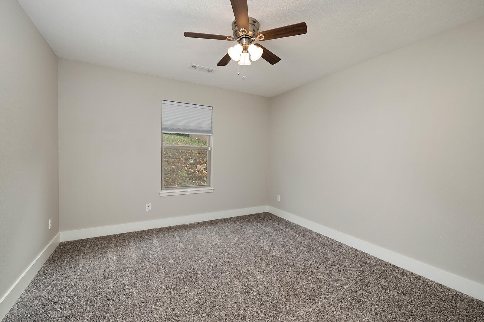 2610 West Colton Avenue Property Photo 25