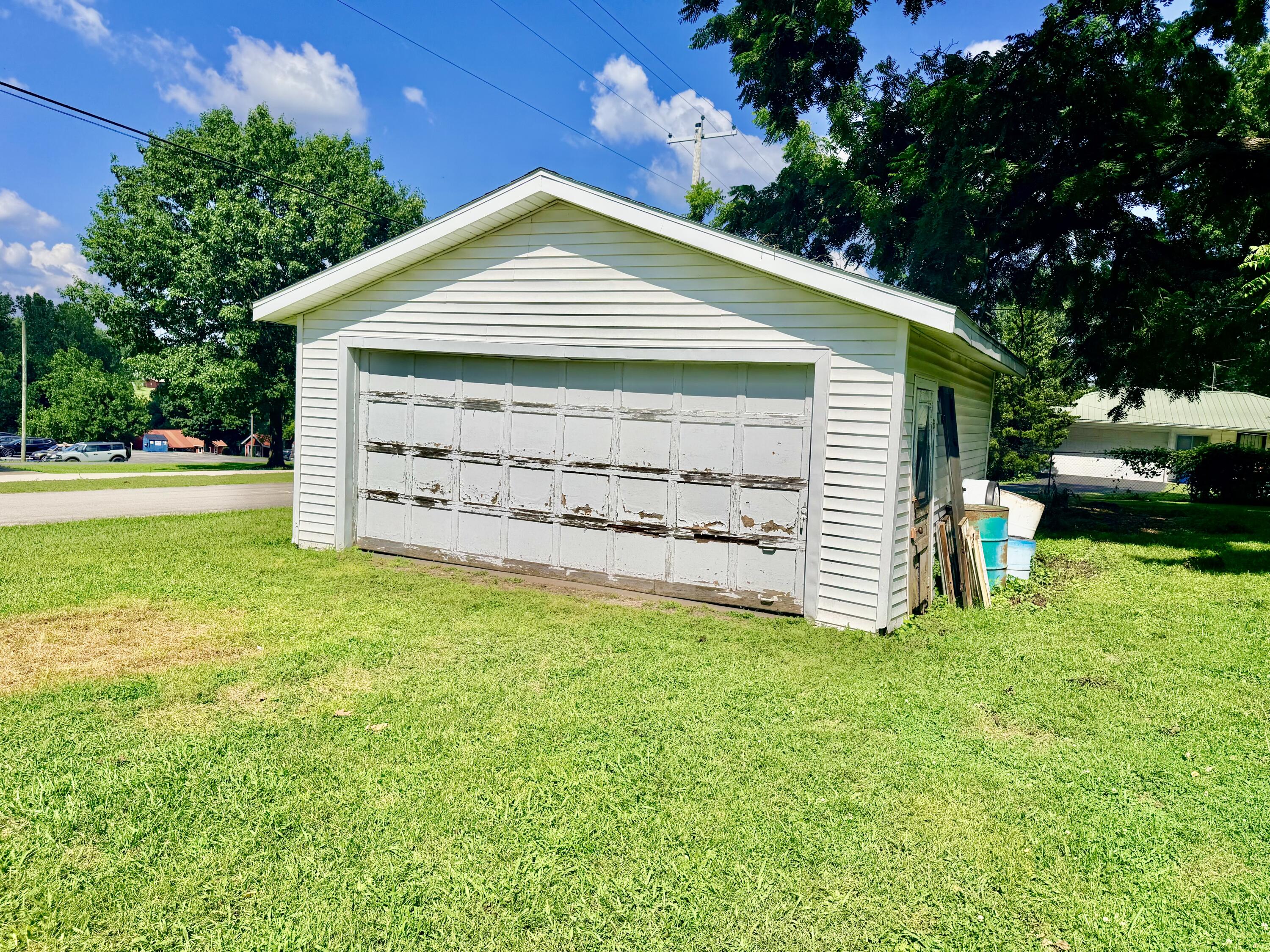 502 Campbell Street Property Photo 4
