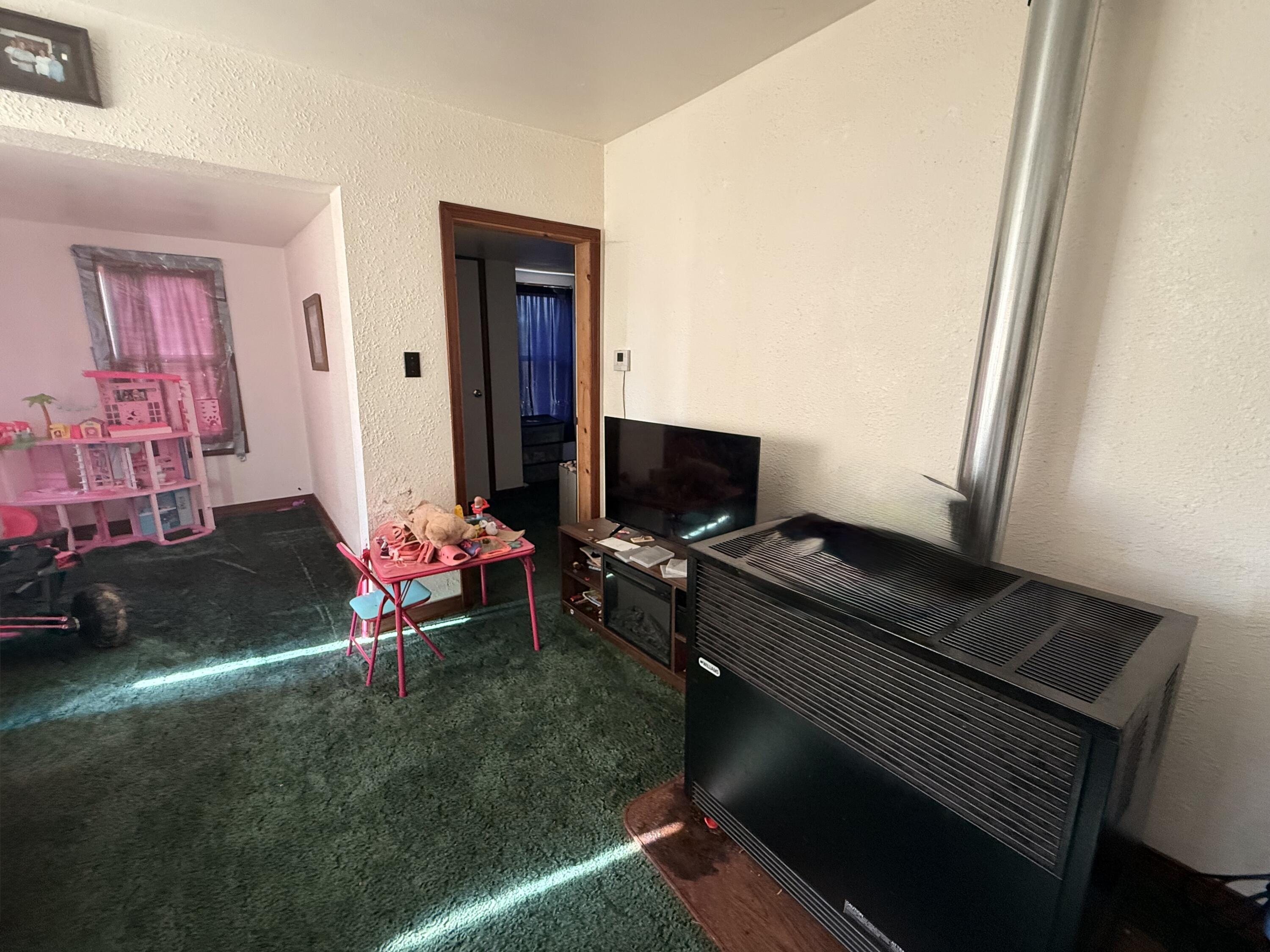 434 East Front Street Property Photo 4