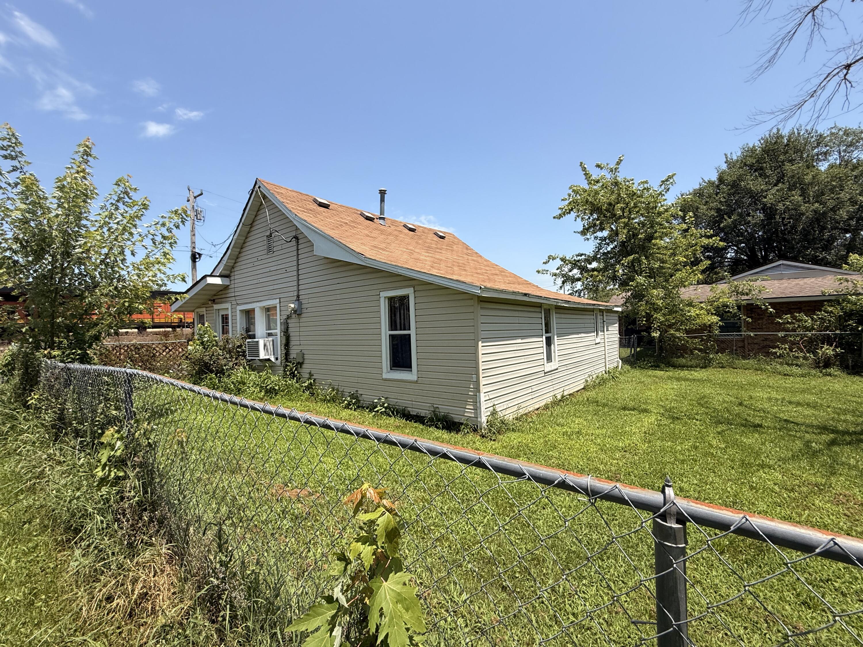 434 East Front Street Property Photo 11