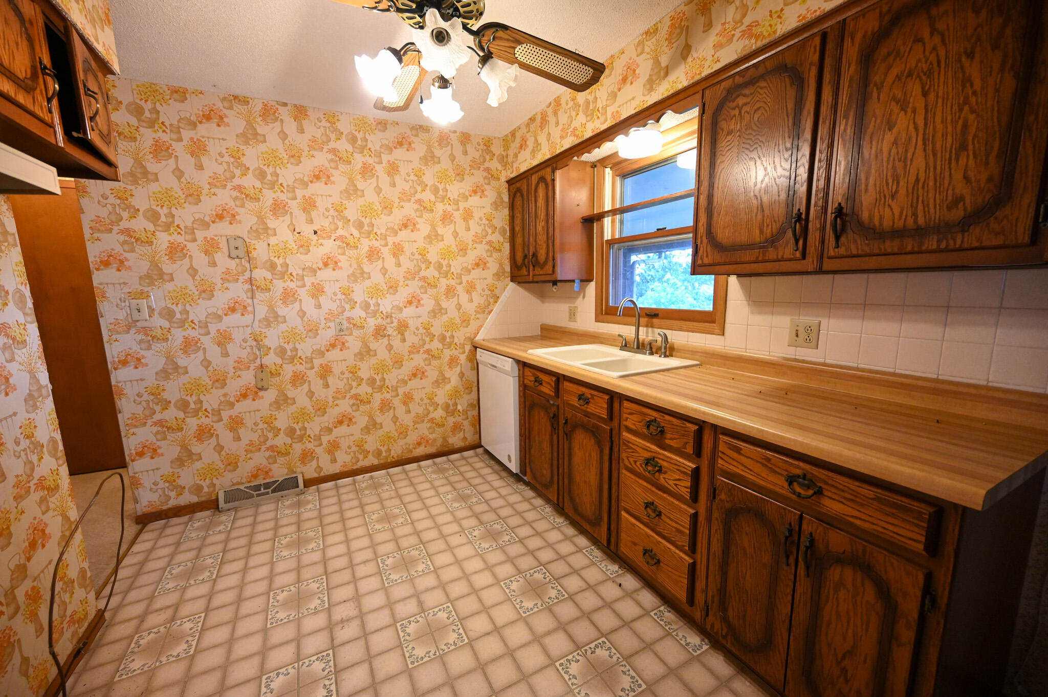 21204 County Road 295 Property Photo 8