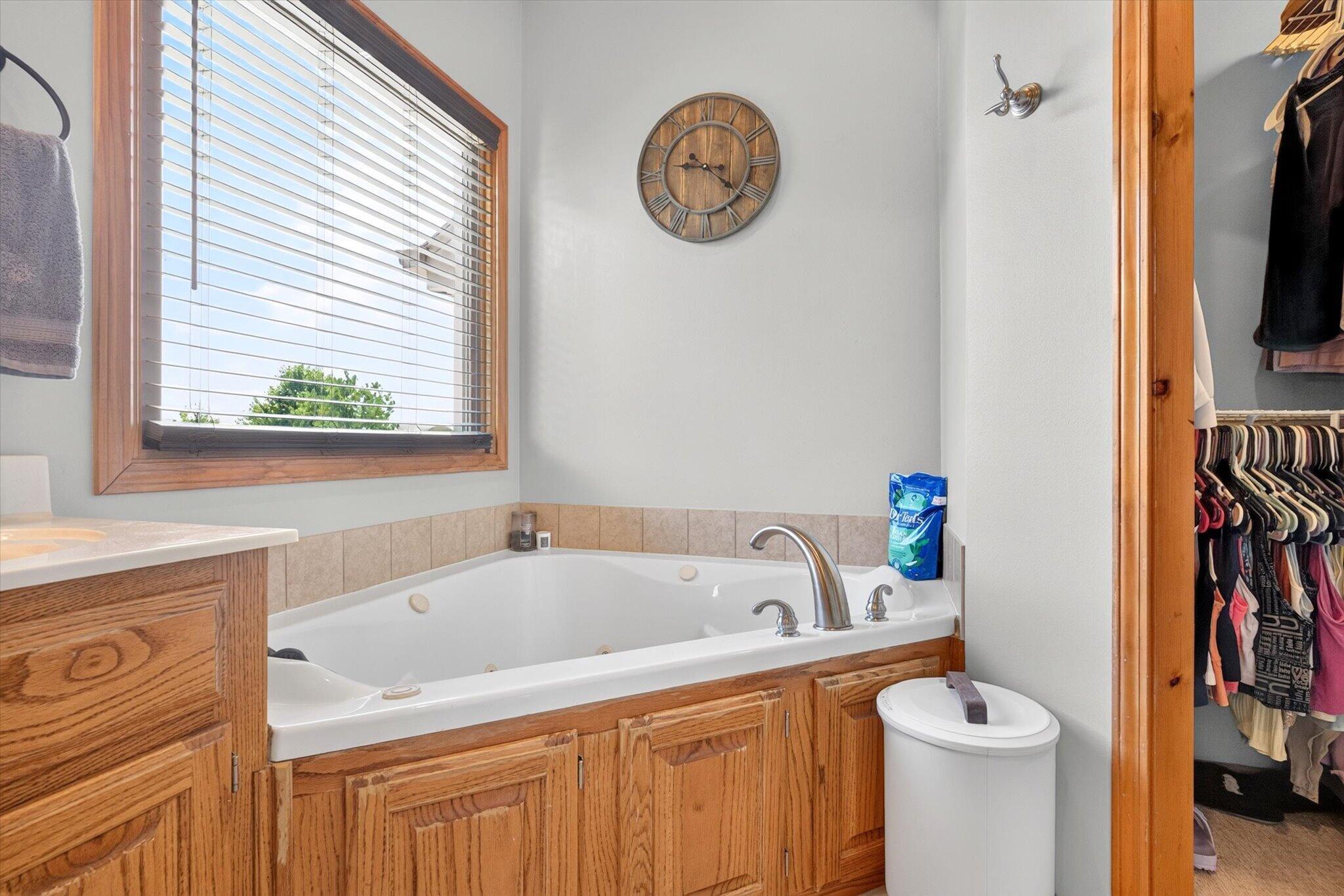 527 Snowbird Terrace Property Photo 19