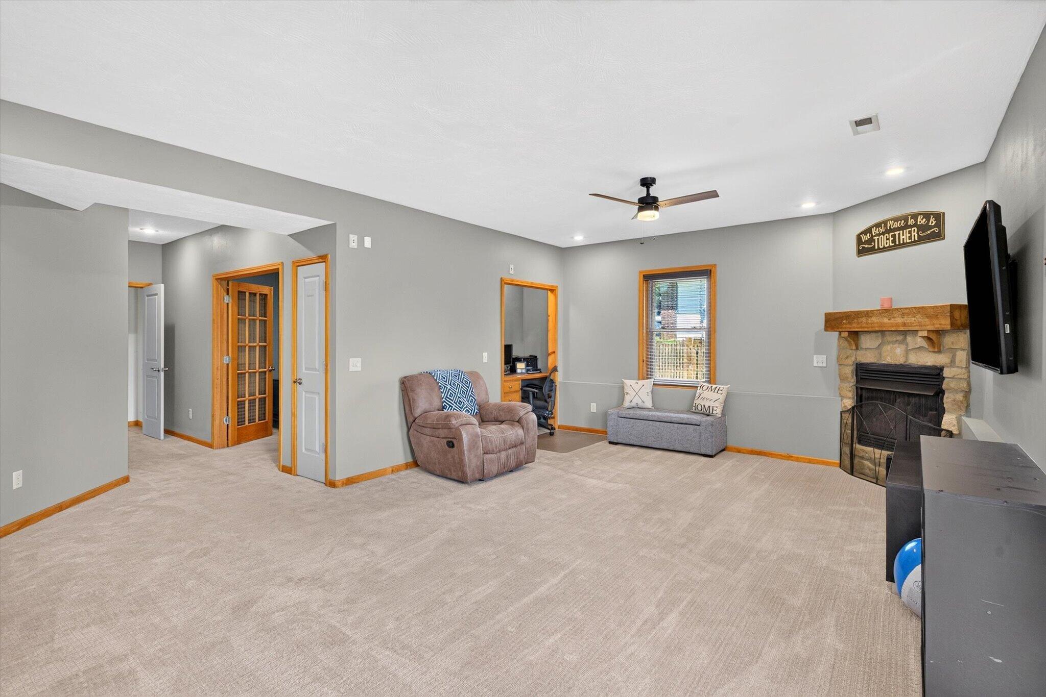 527 Snowbird Terrace Property Photo 25