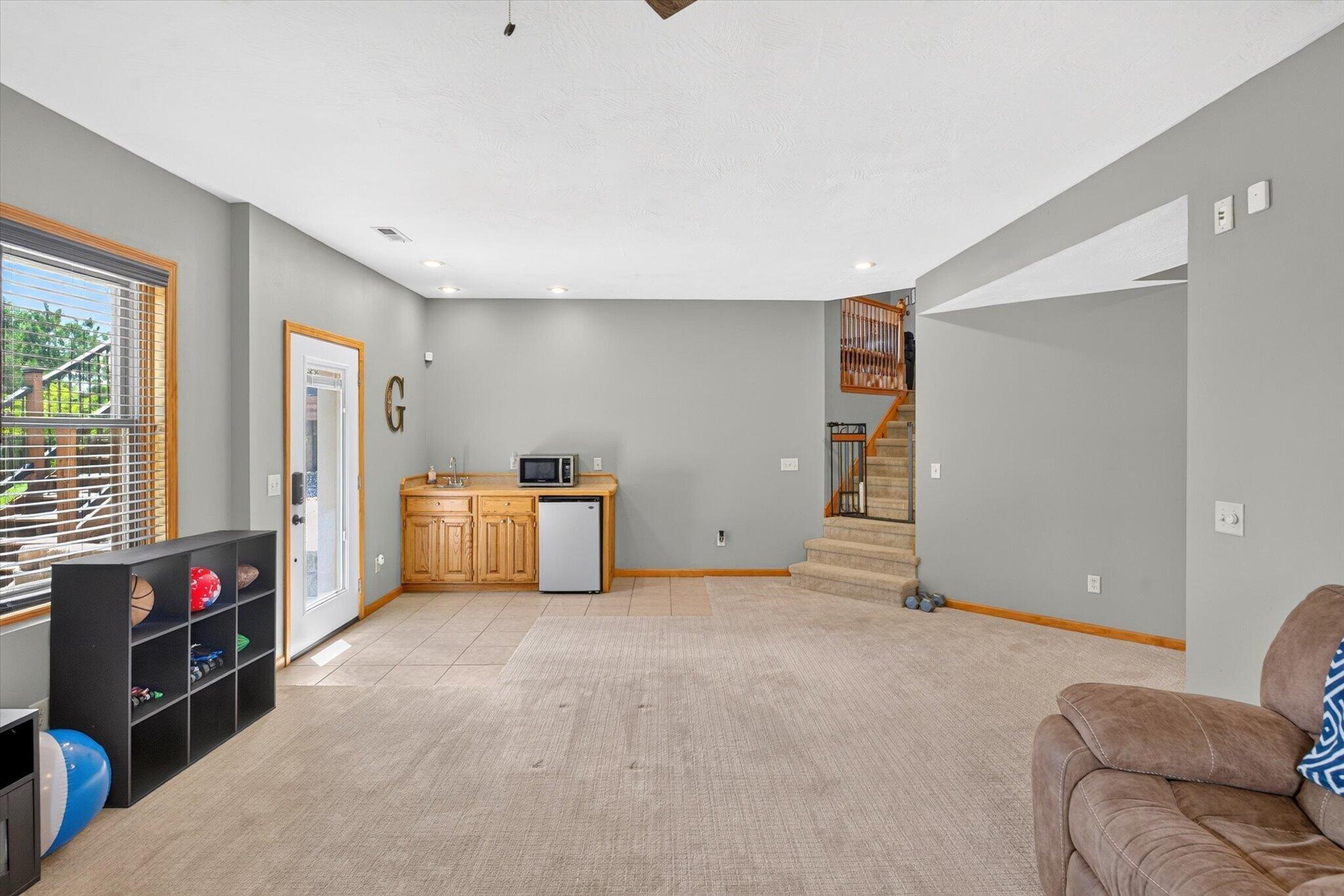 527 Snowbird Terrace Property Photo 27