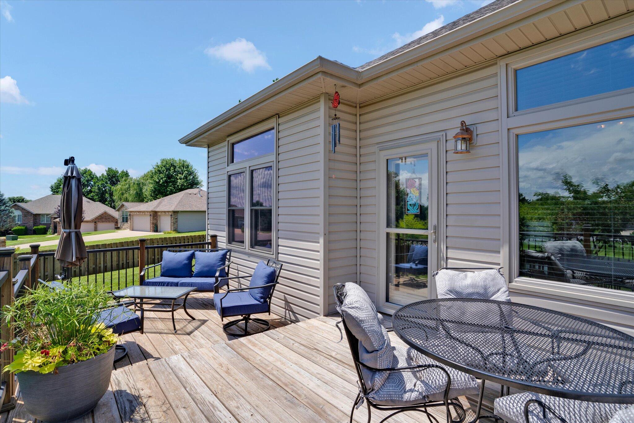 527 Snowbird Terrace Property Photo 34