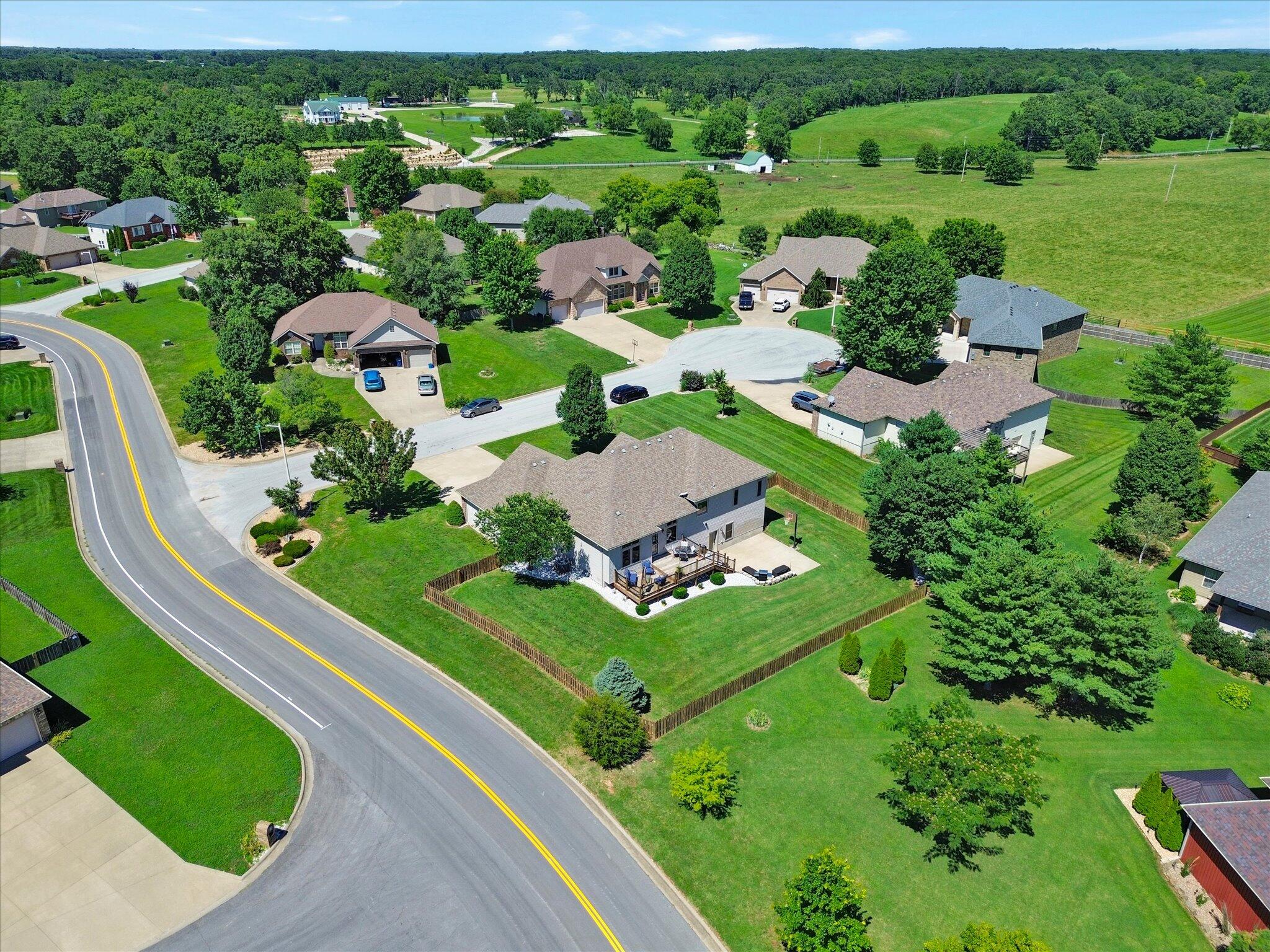527 Snowbird Terrace Property Photo 45