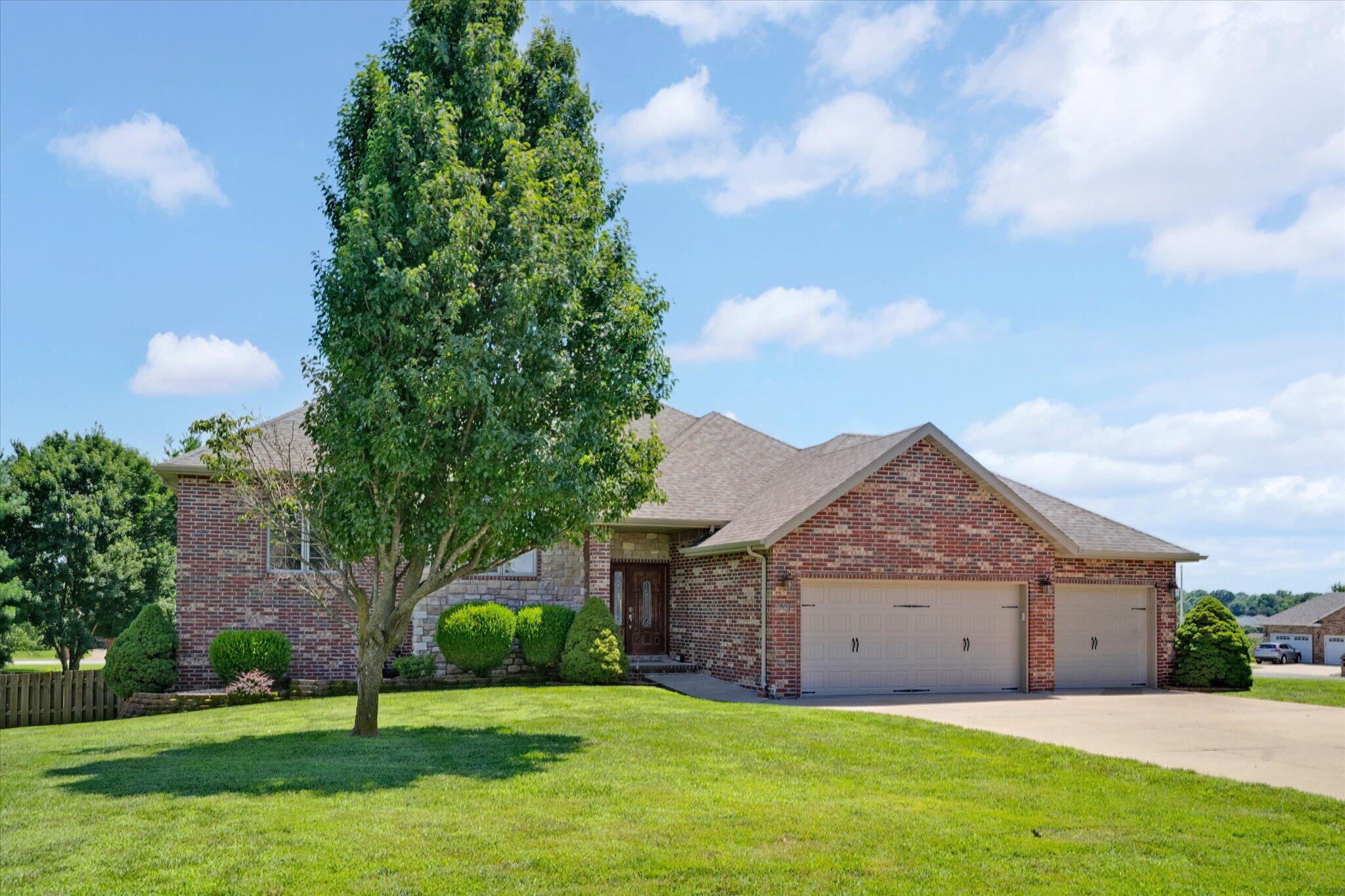 527 Snowbird Terrace Property Photo 46