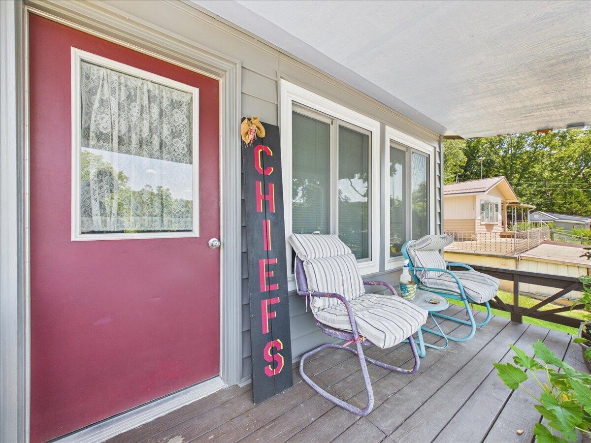 29159 Lakeside Avenue Property Photo 4